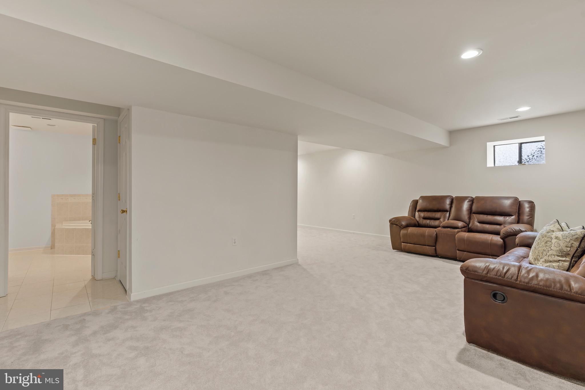 LOCUST HILL - Residential