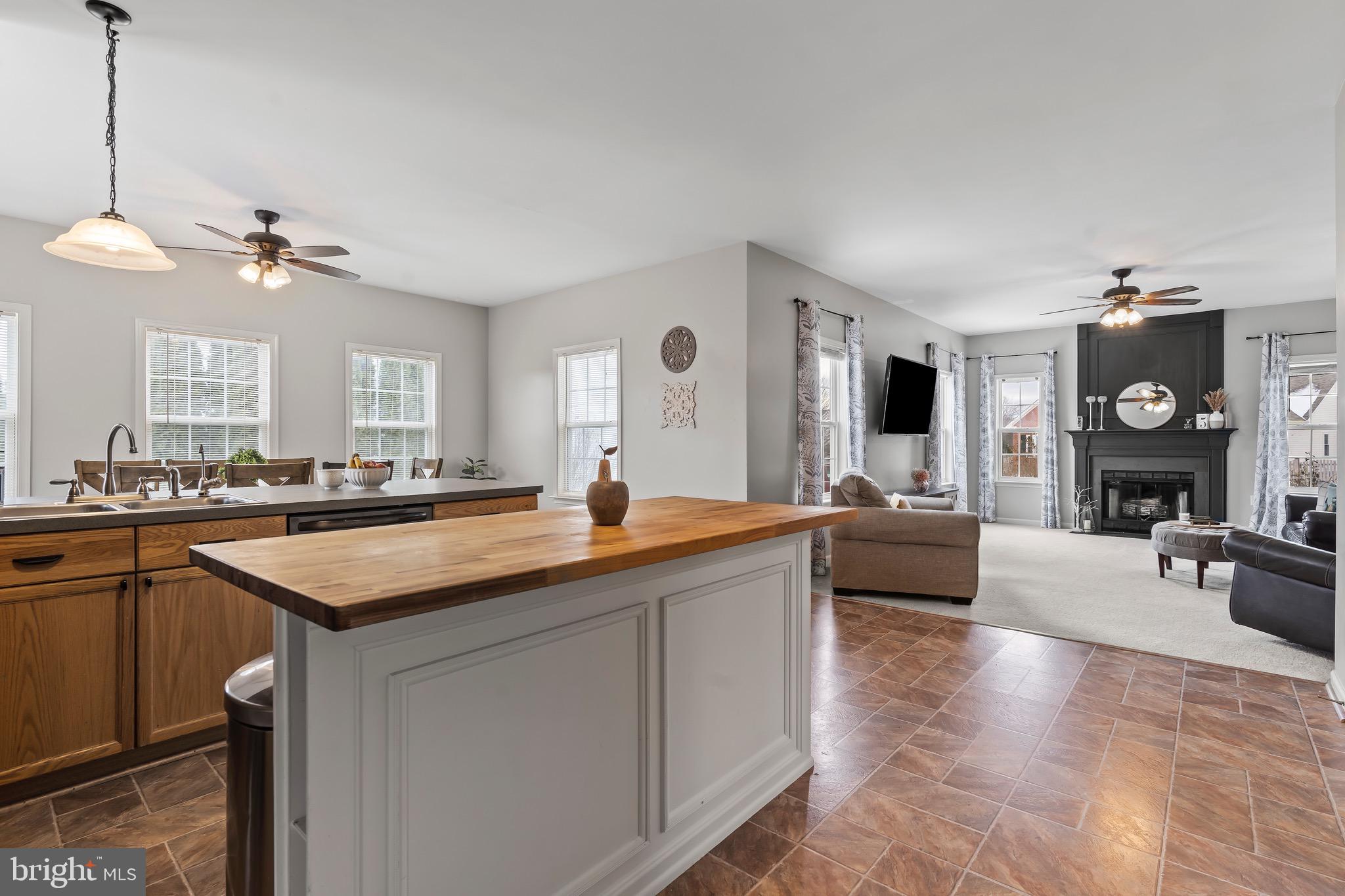 LOCUST HILL - Residential