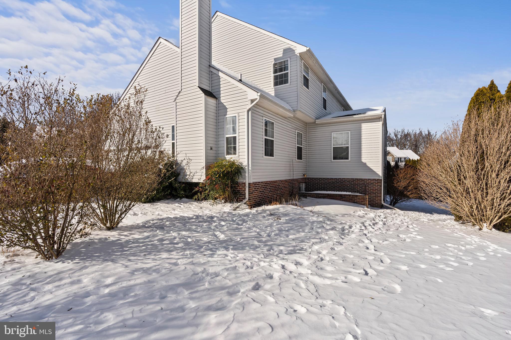 LOCUST HILL - Residential