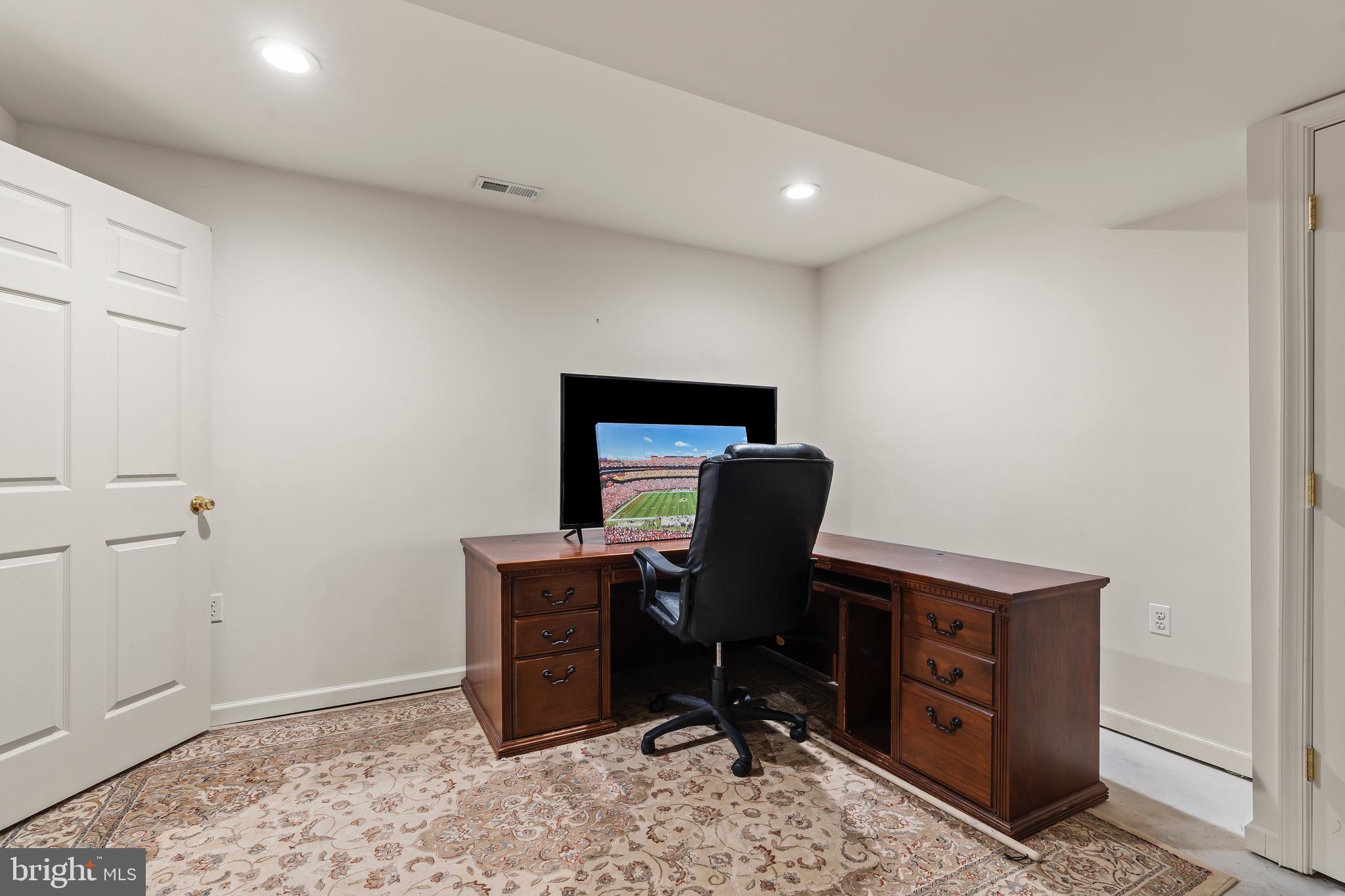 LOCUST HILL - Residential