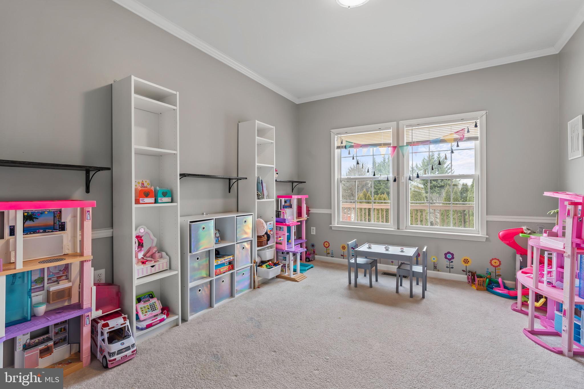 LOCUST HILL - Residential