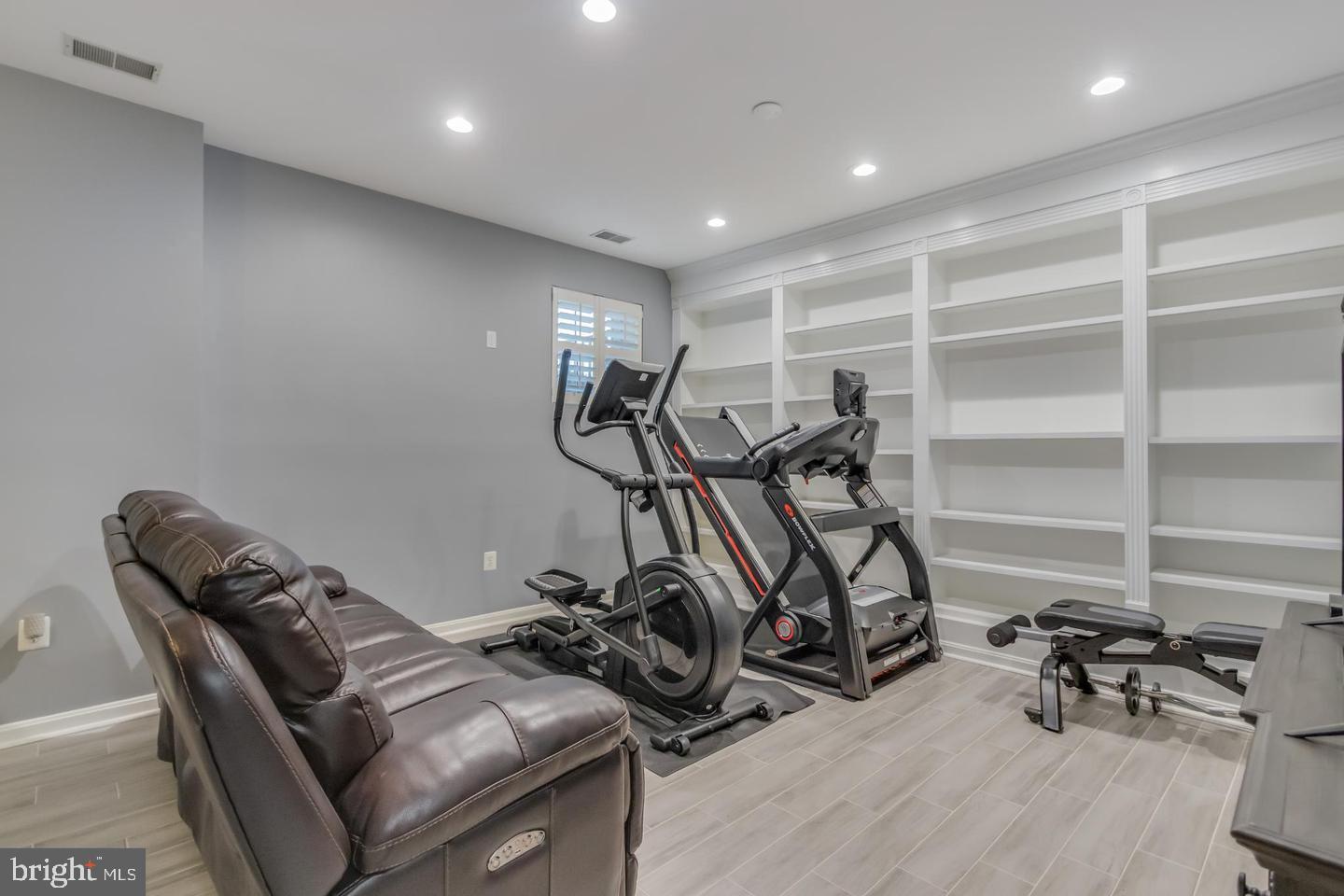 BELMONT TOWN CENTER - Residential Lease