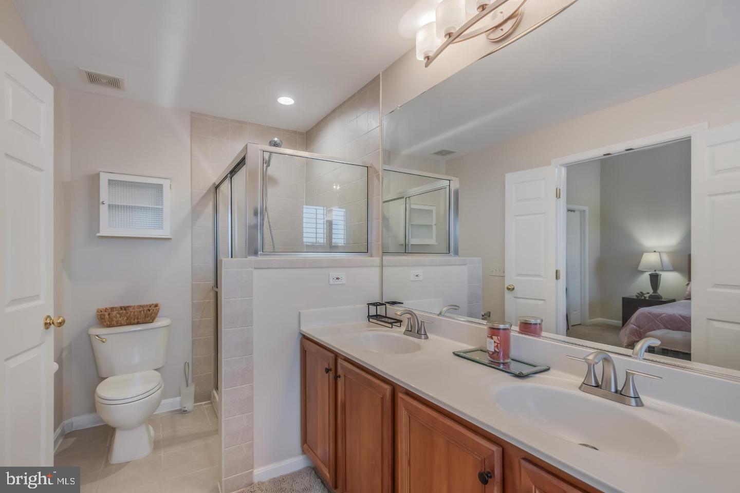 BELMONT TOWN CENTER - Residential Lease