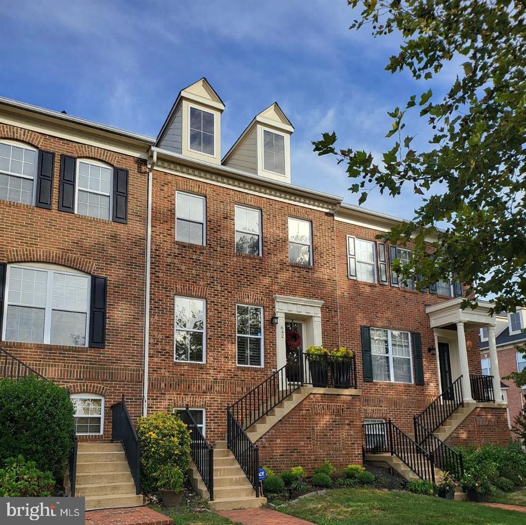 BELMONT TOWN CENTER - Residential Lease