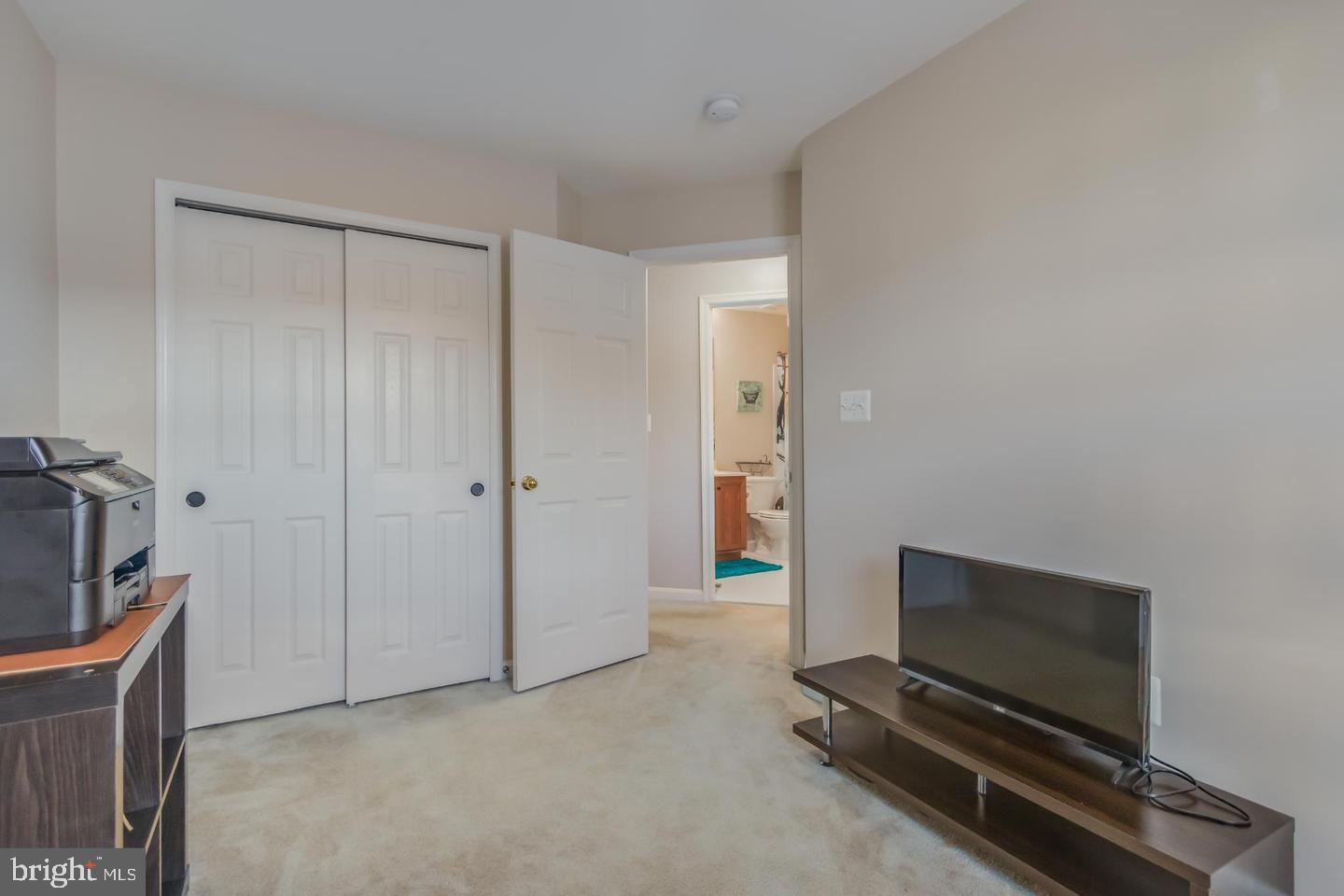 BELMONT TOWN CENTER - Residential Lease