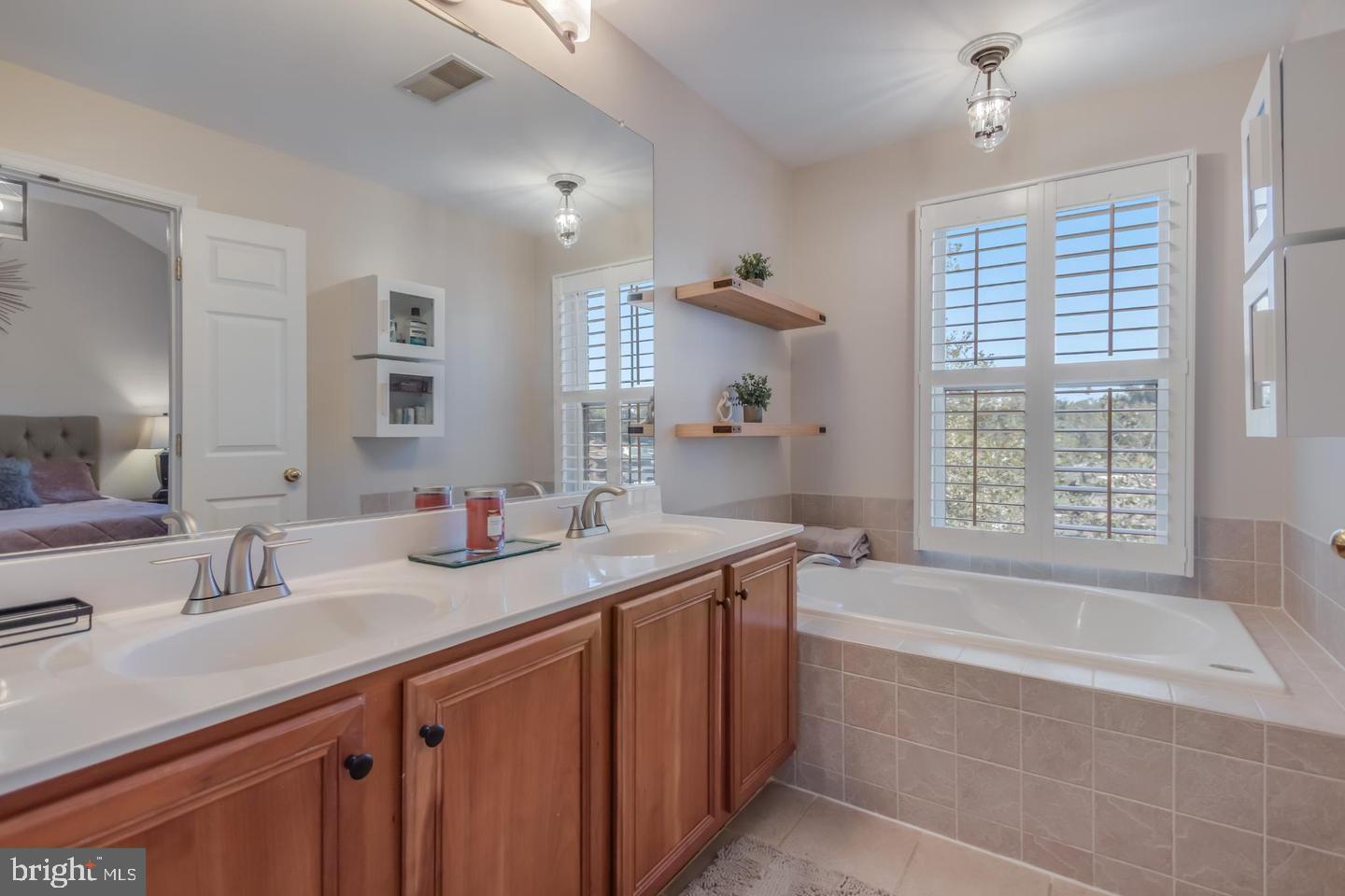 BELMONT TOWN CENTER - Residential Lease