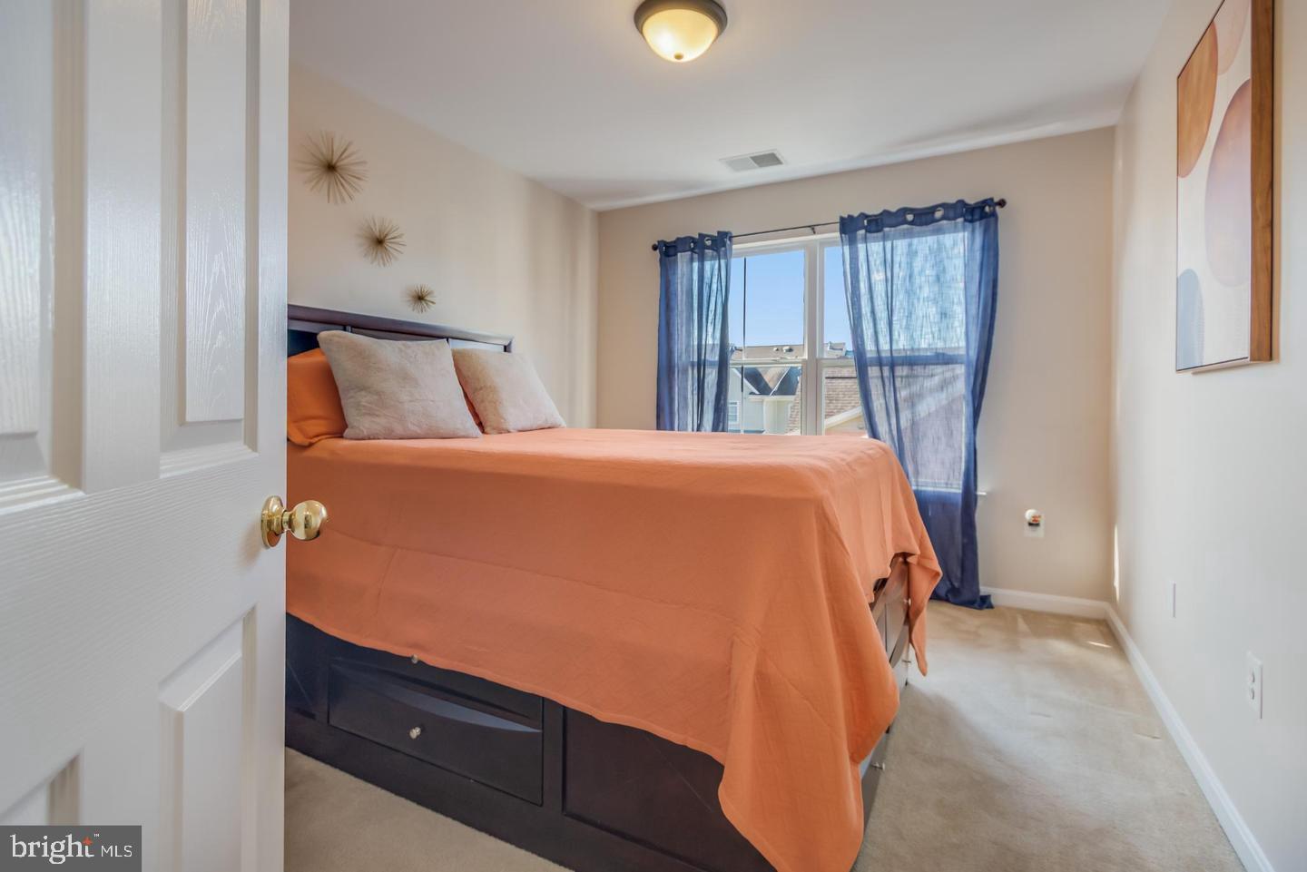 BELMONT TOWN CENTER - Residential Lease