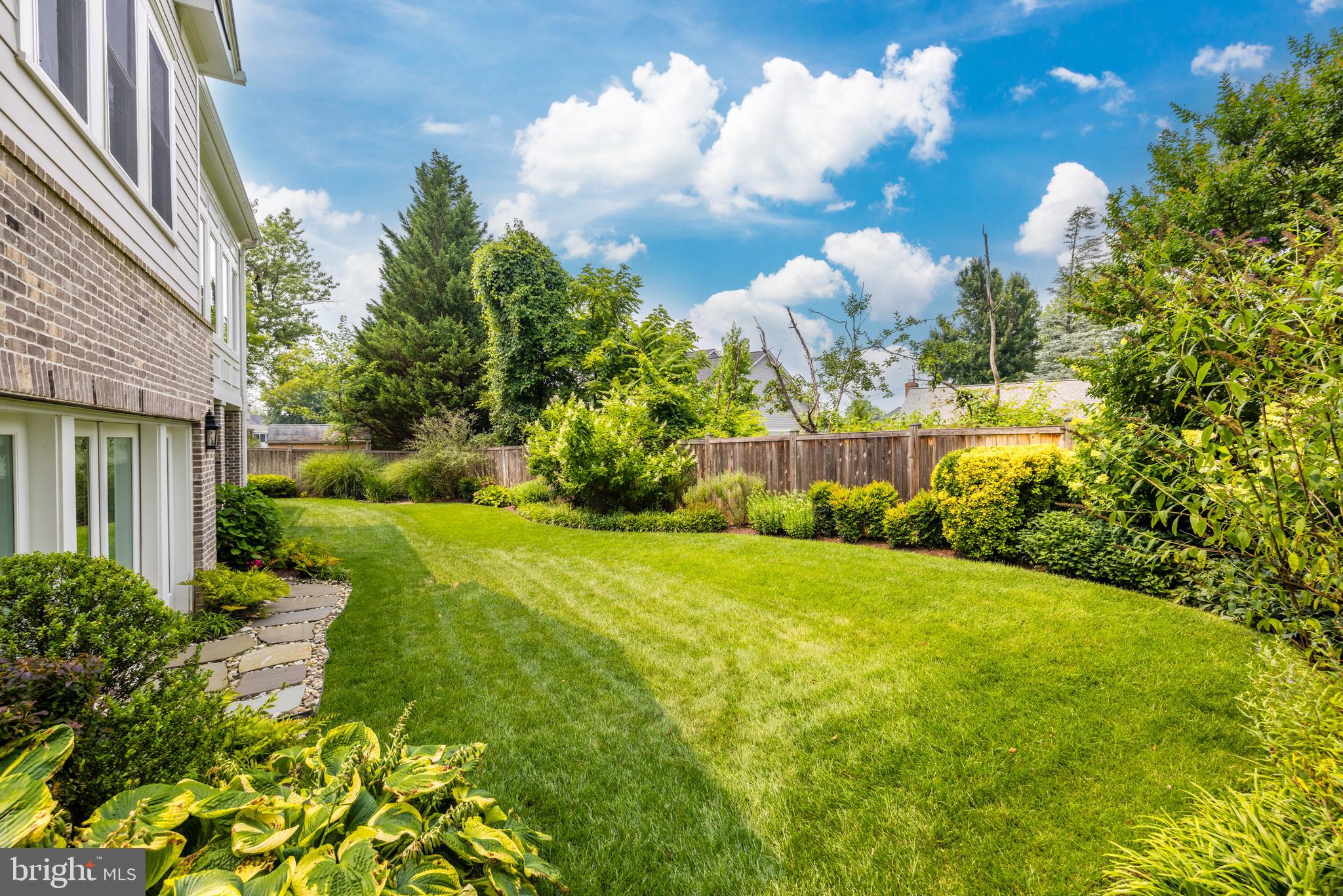 EL NIDO ESTATES - Residential