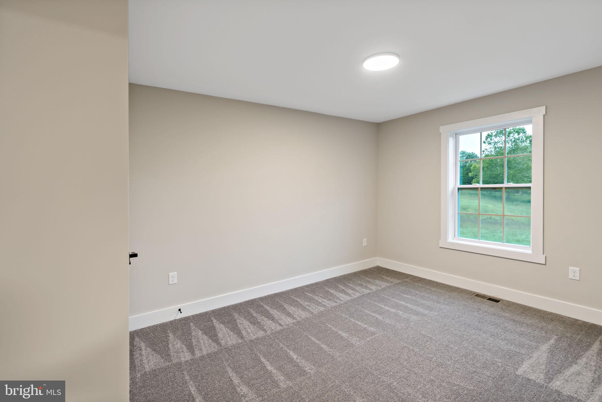 RIVERSIDE ACRES - Residential