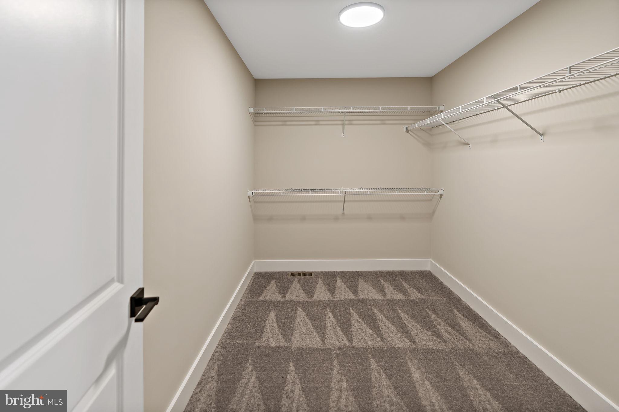 RIVERSIDE ACRES - Residential