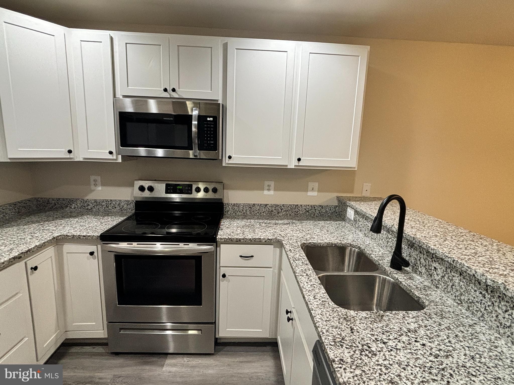 GLEBE HARBOR - Residential