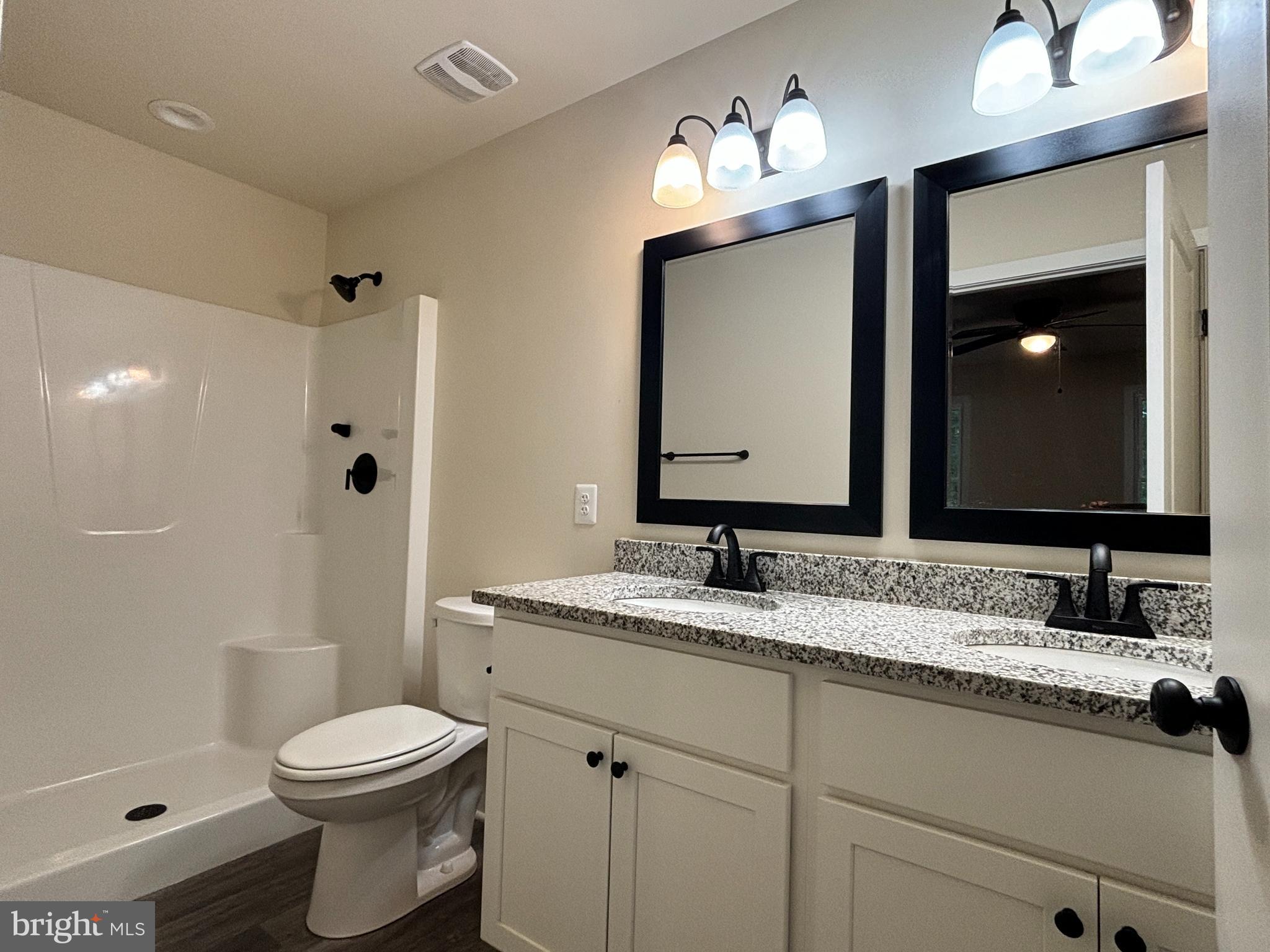 GLEBE HARBOR - Residential