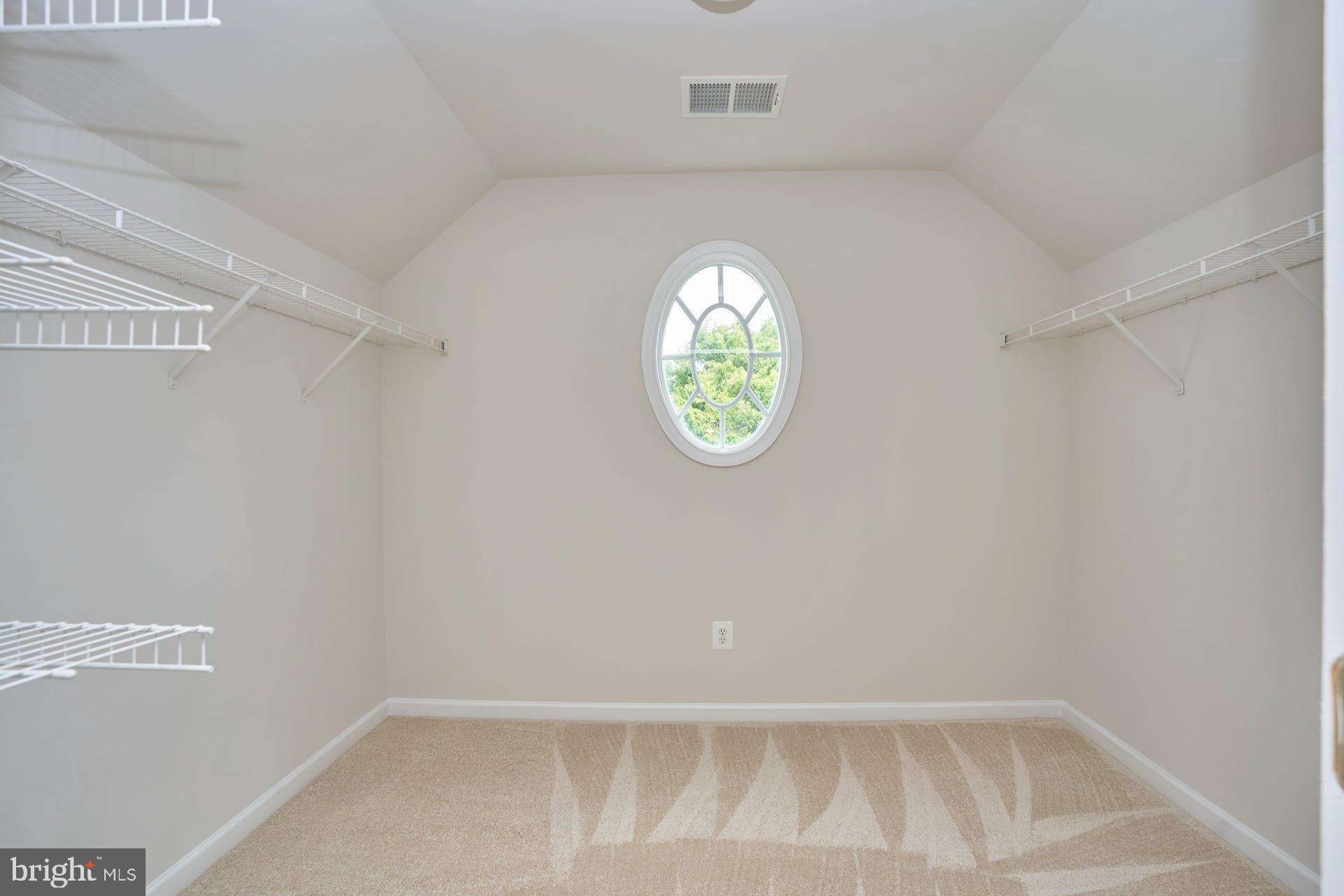 LOUDOUN VALLEY ESTATES 2 - Residential