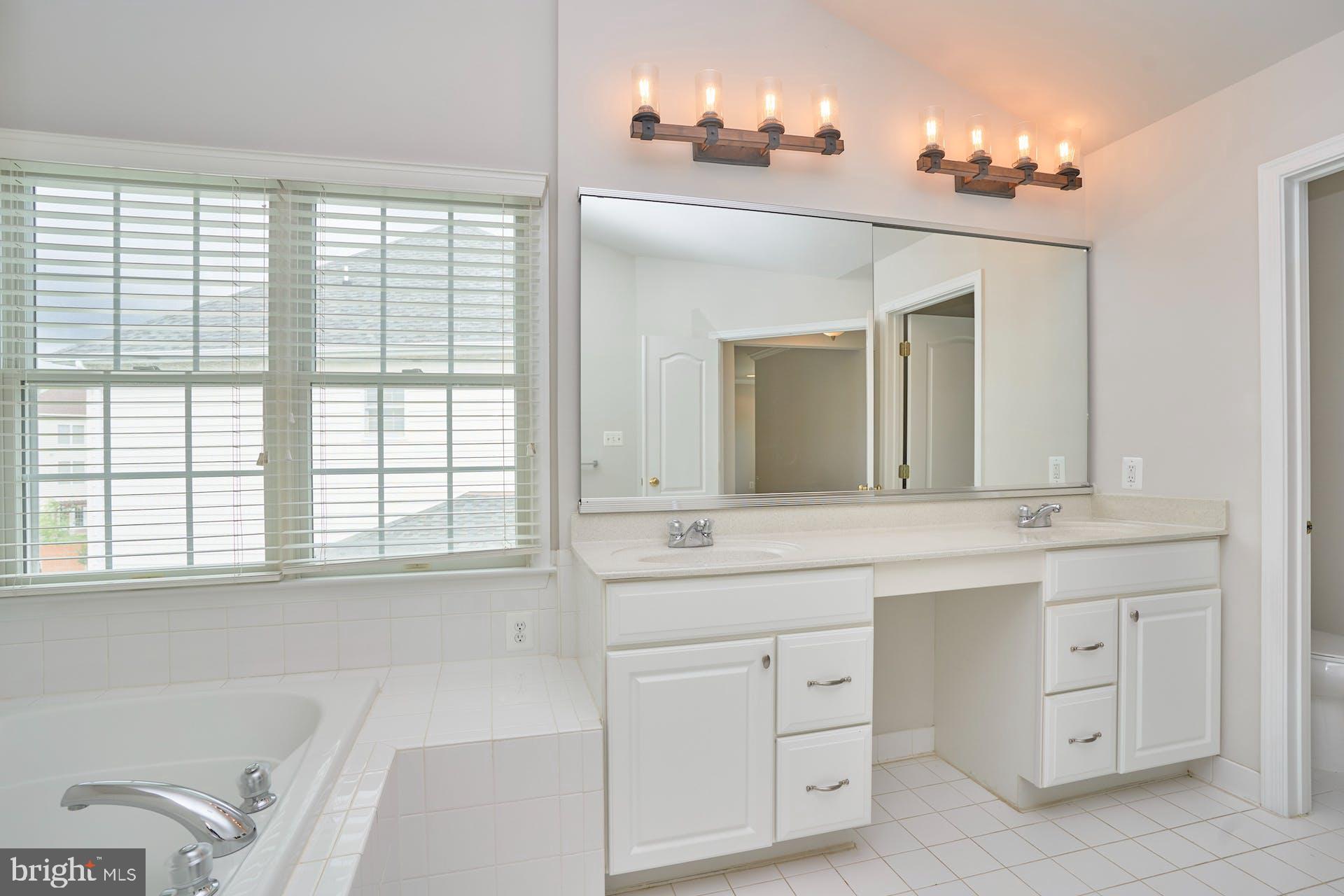 LOUDOUN VALLEY ESTATES 2 - Residential