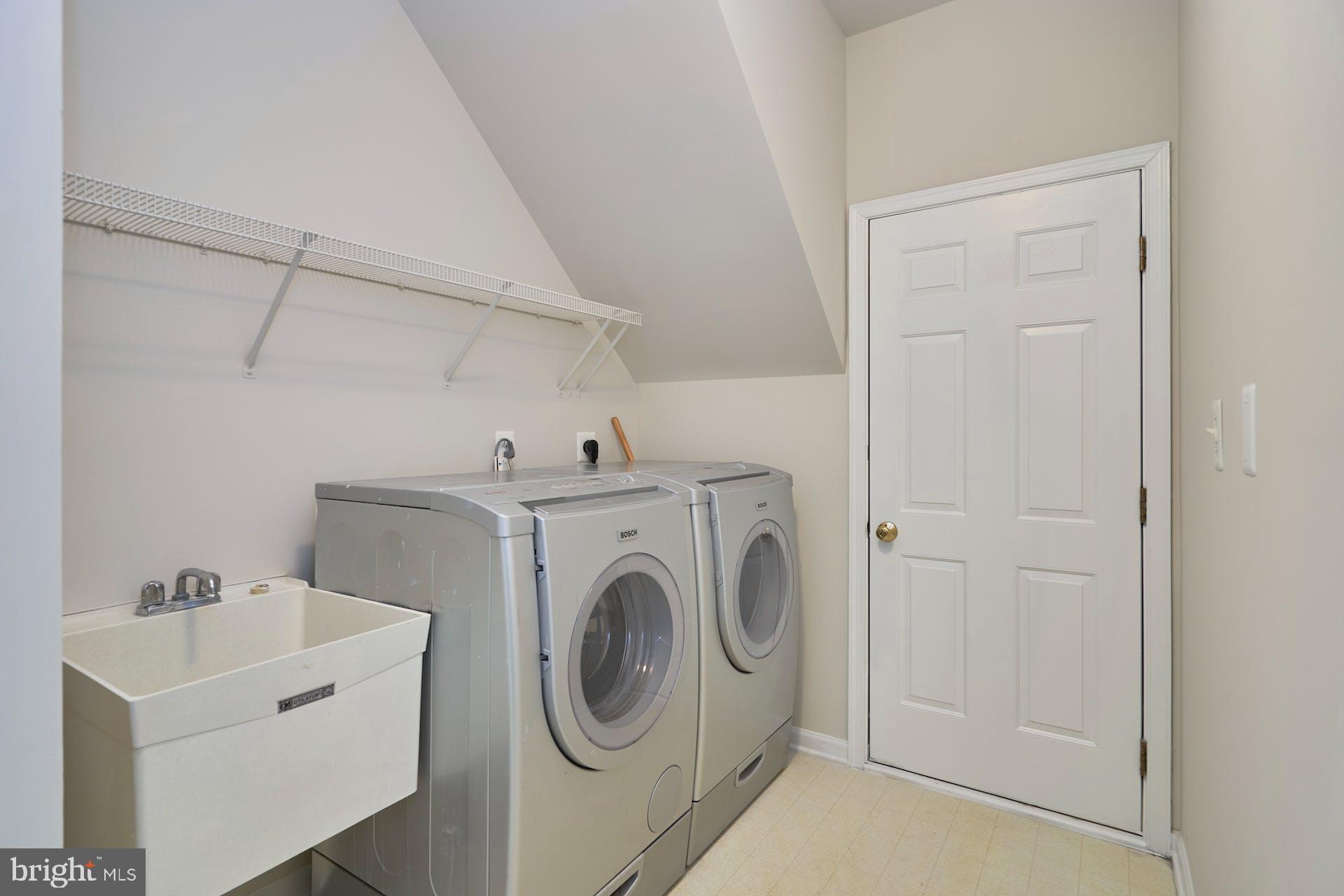 LOUDOUN VALLEY ESTATES 2 - Residential