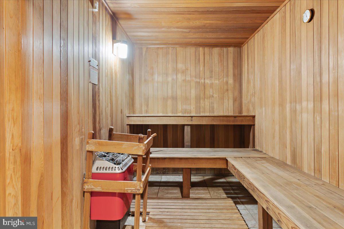 REGENCY AT DOMINION VALLEY - Residential