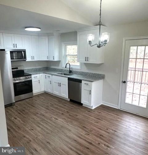 66 LANDS END DRIVE MONTROSS VA 22520