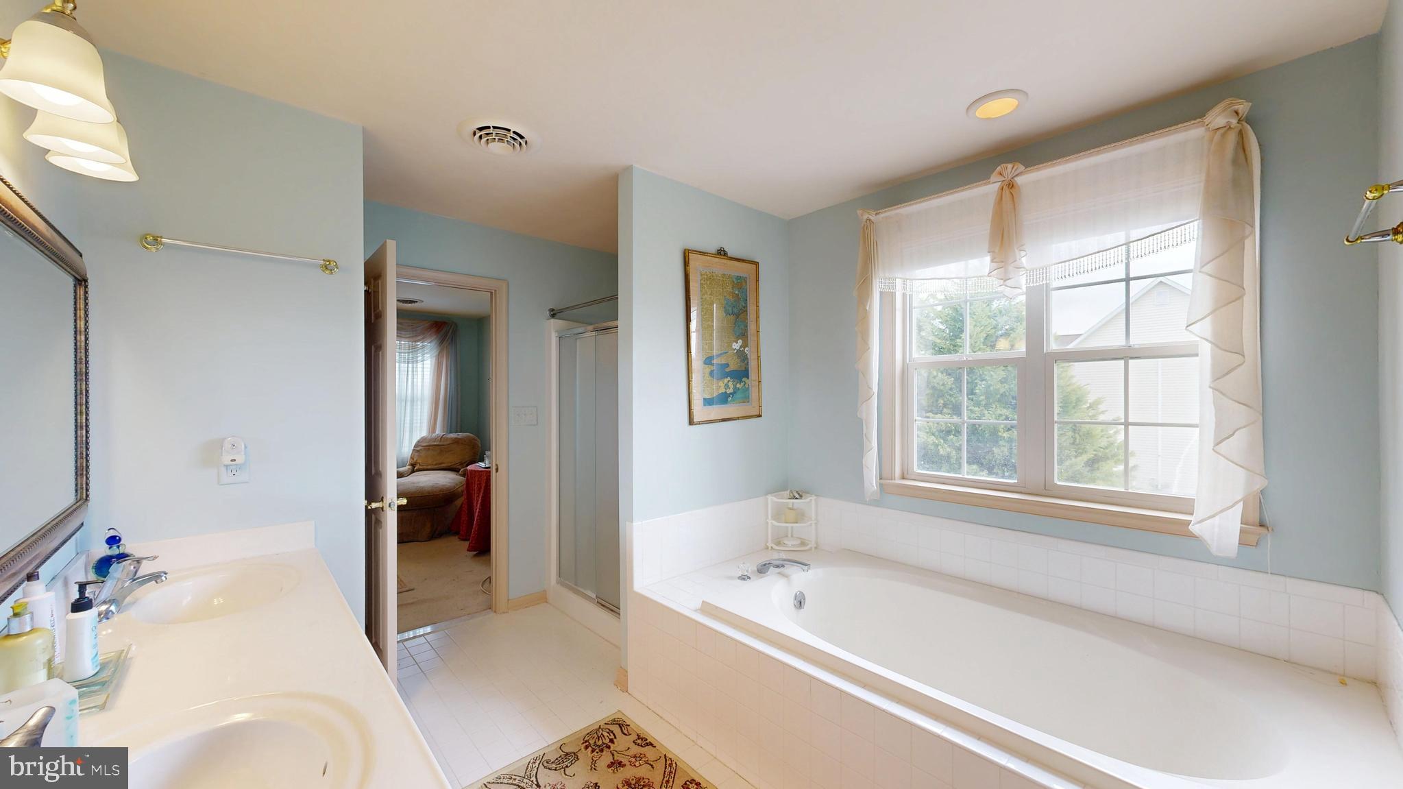 JONATHANS LANDING - Residential