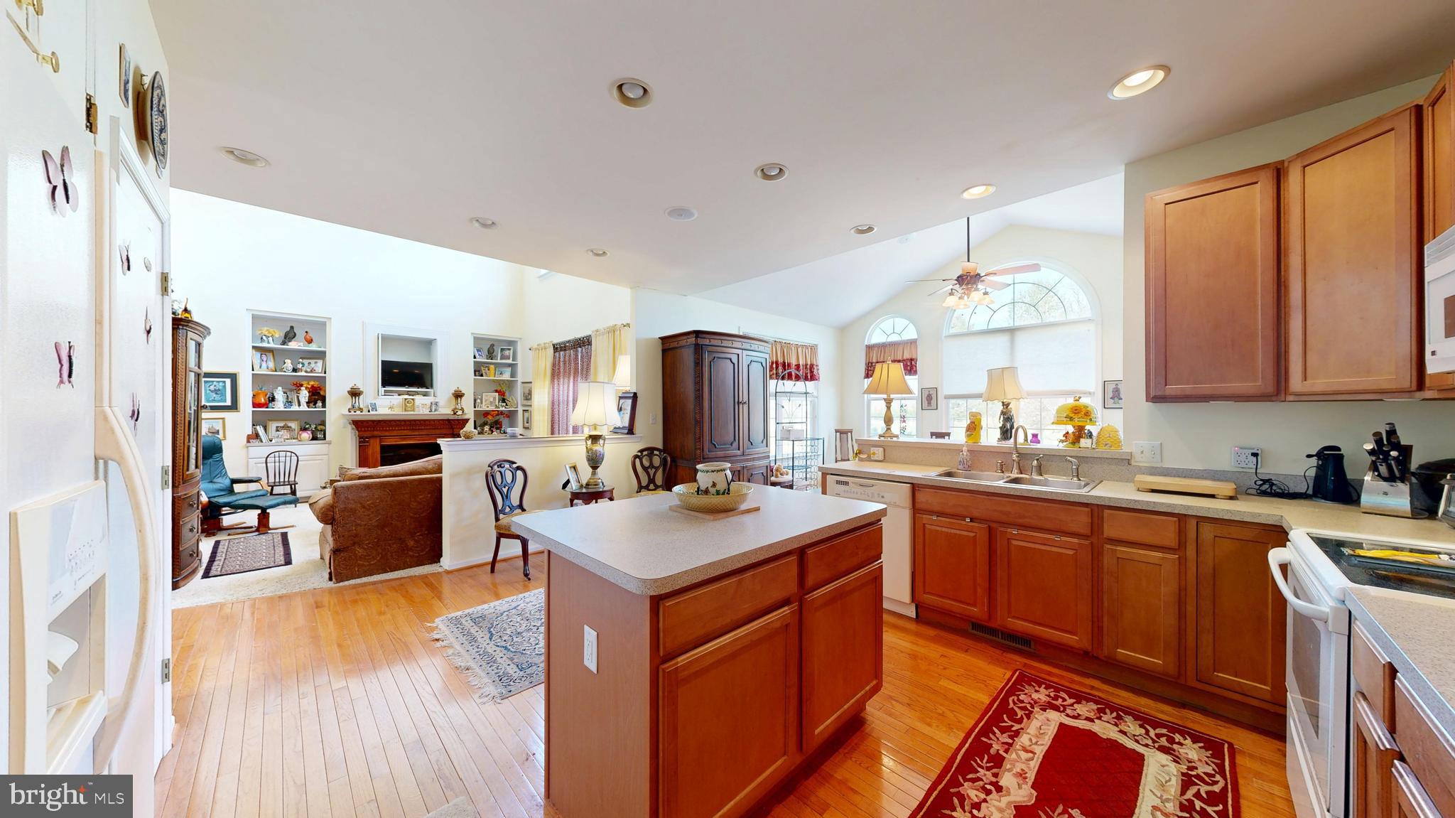 JONATHANS LANDING - Residential