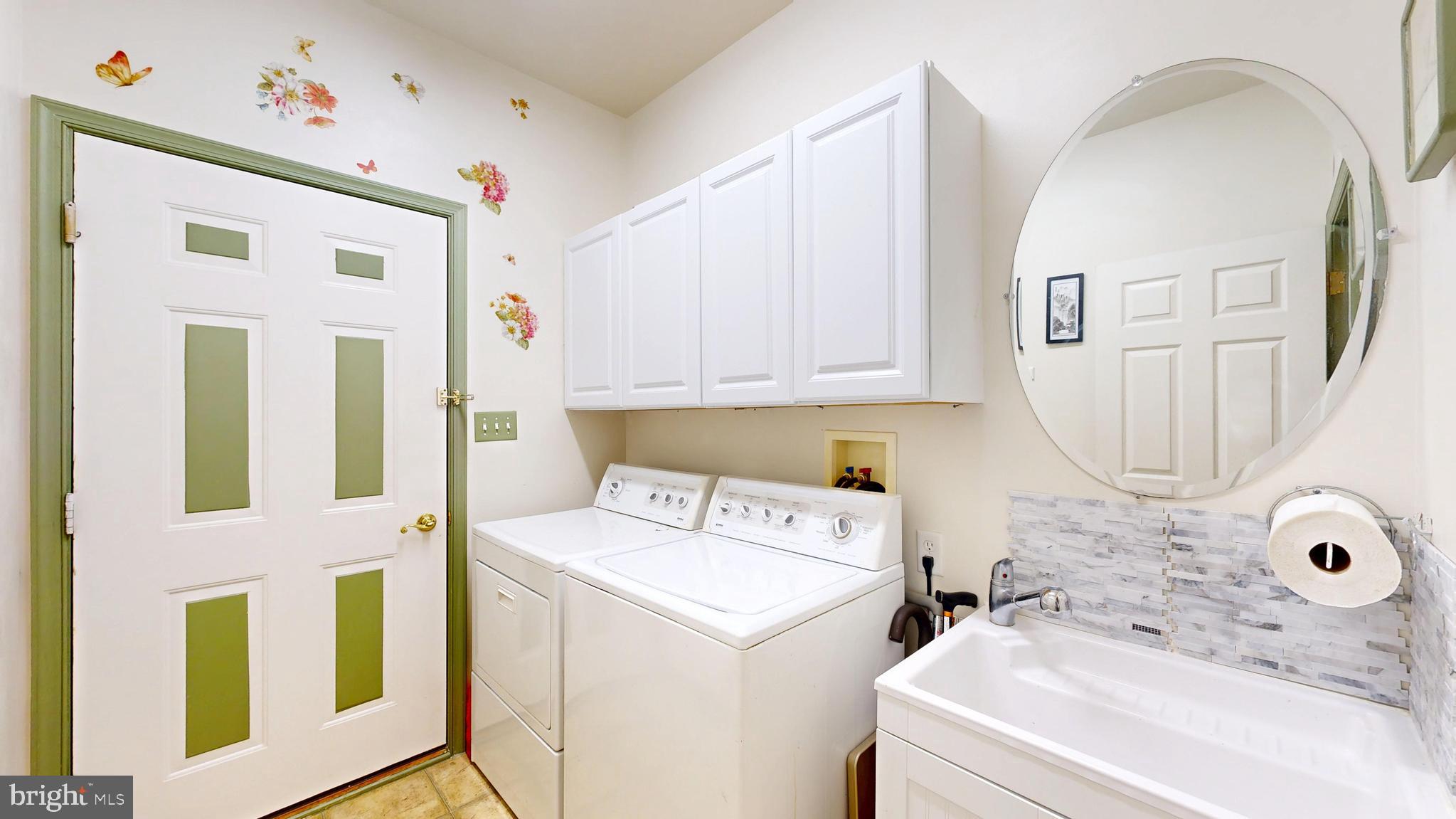 JONATHANS LANDING - Residential