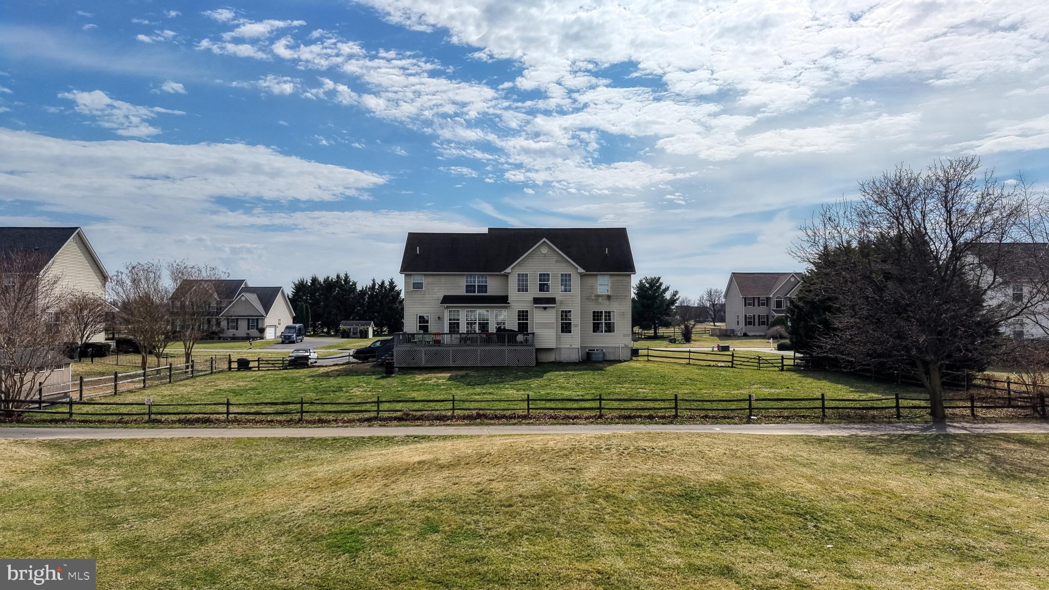 JONATHANS LANDING - Residential