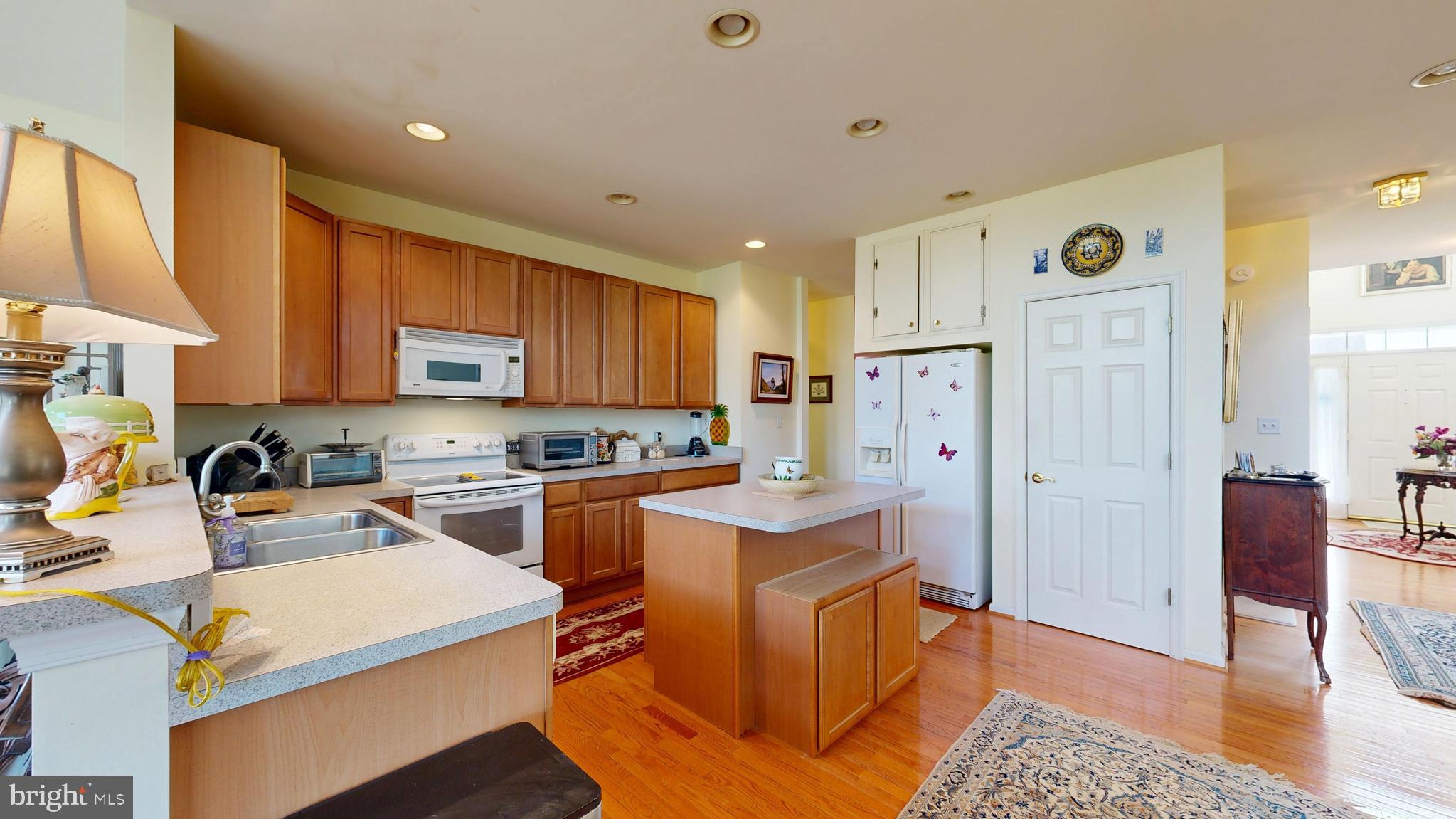 JONATHANS LANDING - Residential