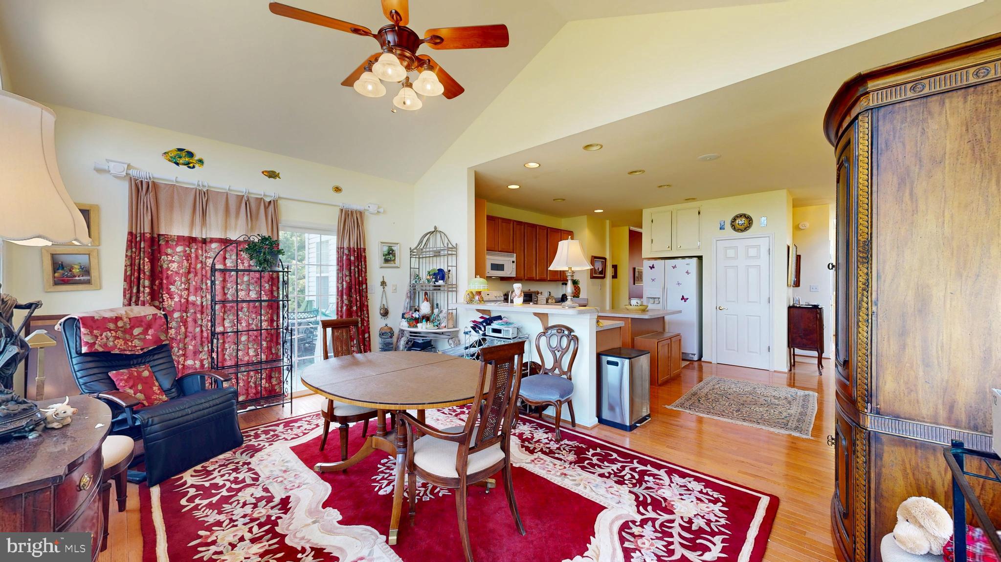 JONATHANS LANDING - Residential