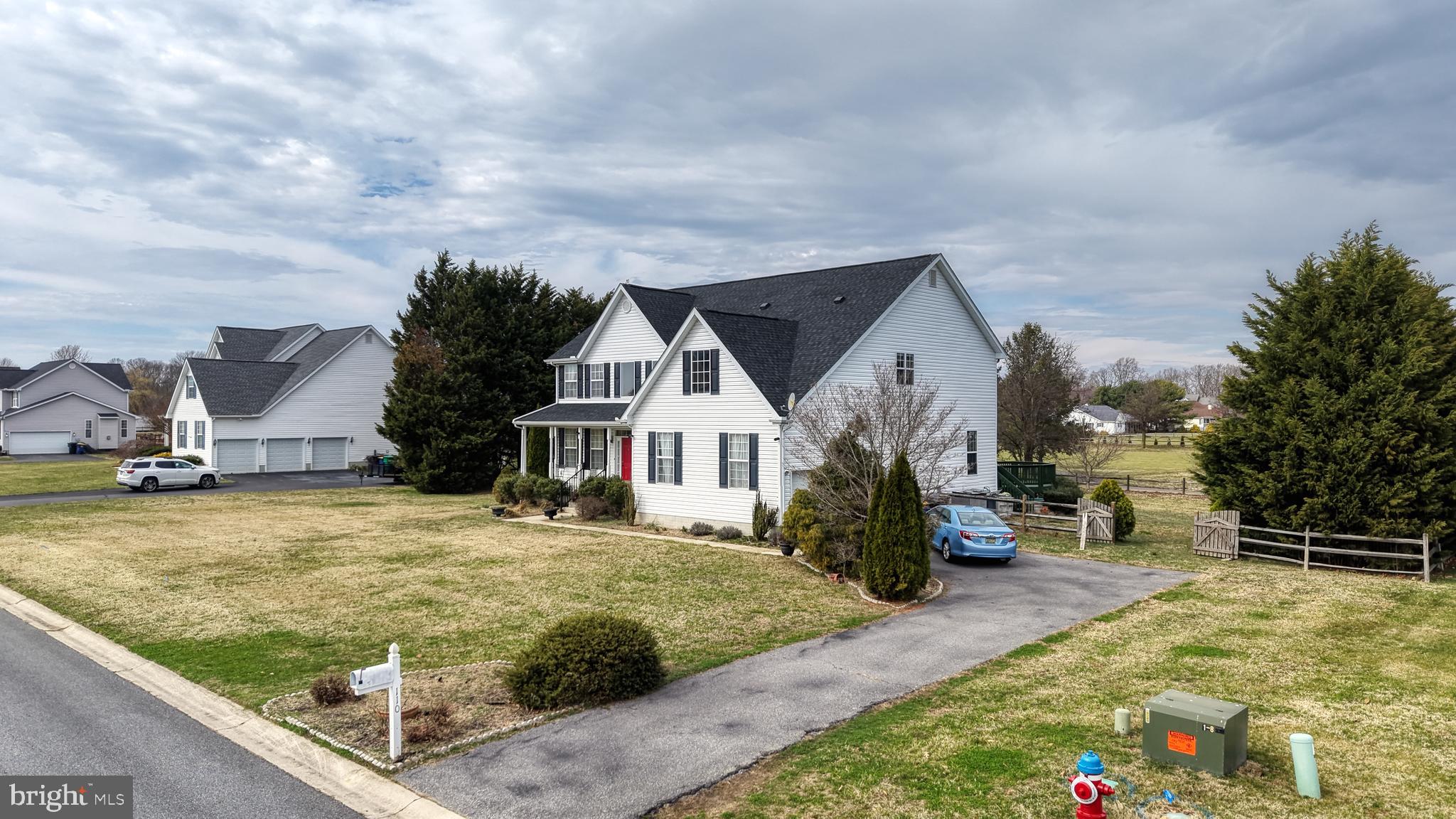 JONATHANS LANDING - Residential