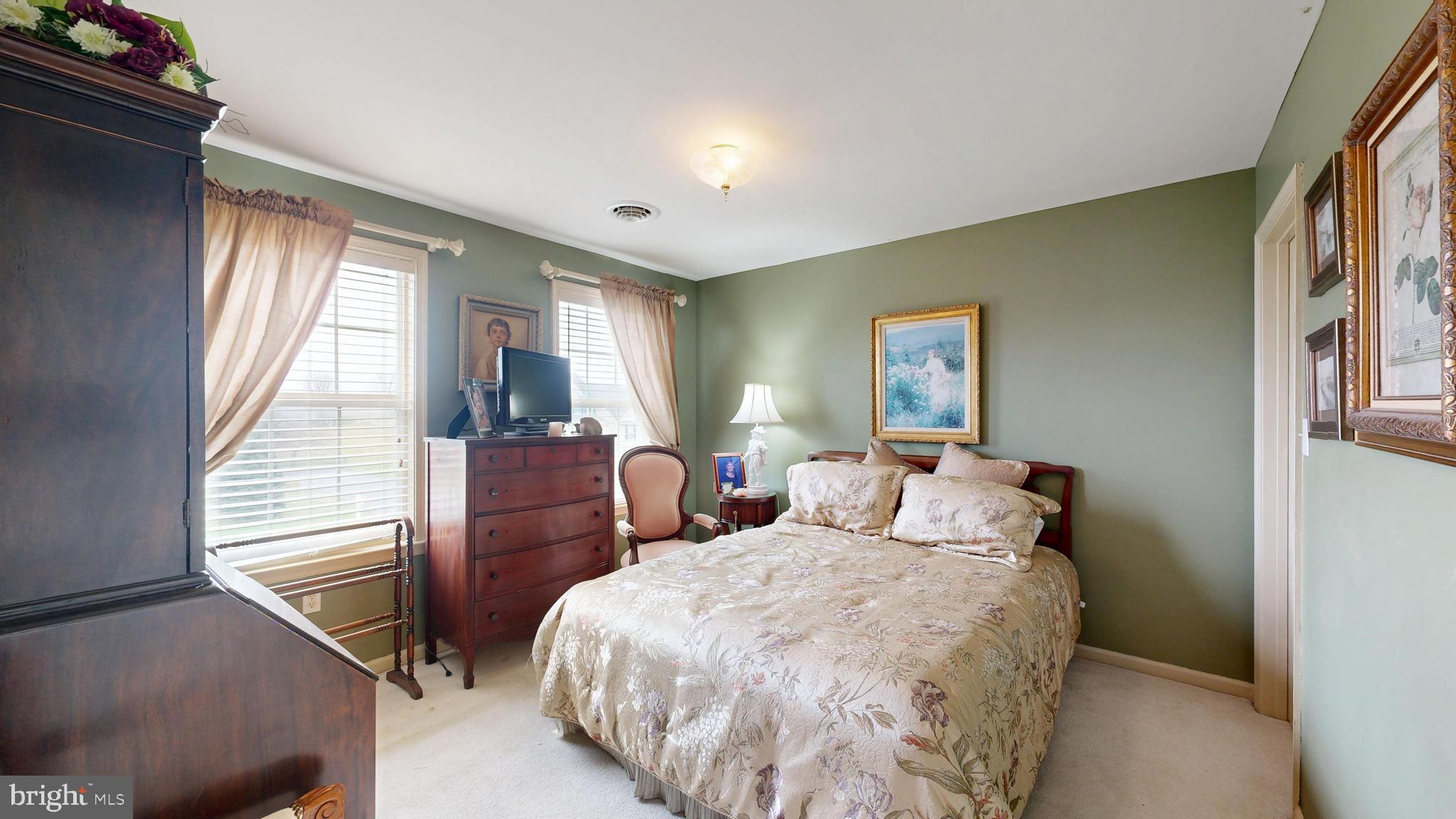 JONATHANS LANDING - Residential