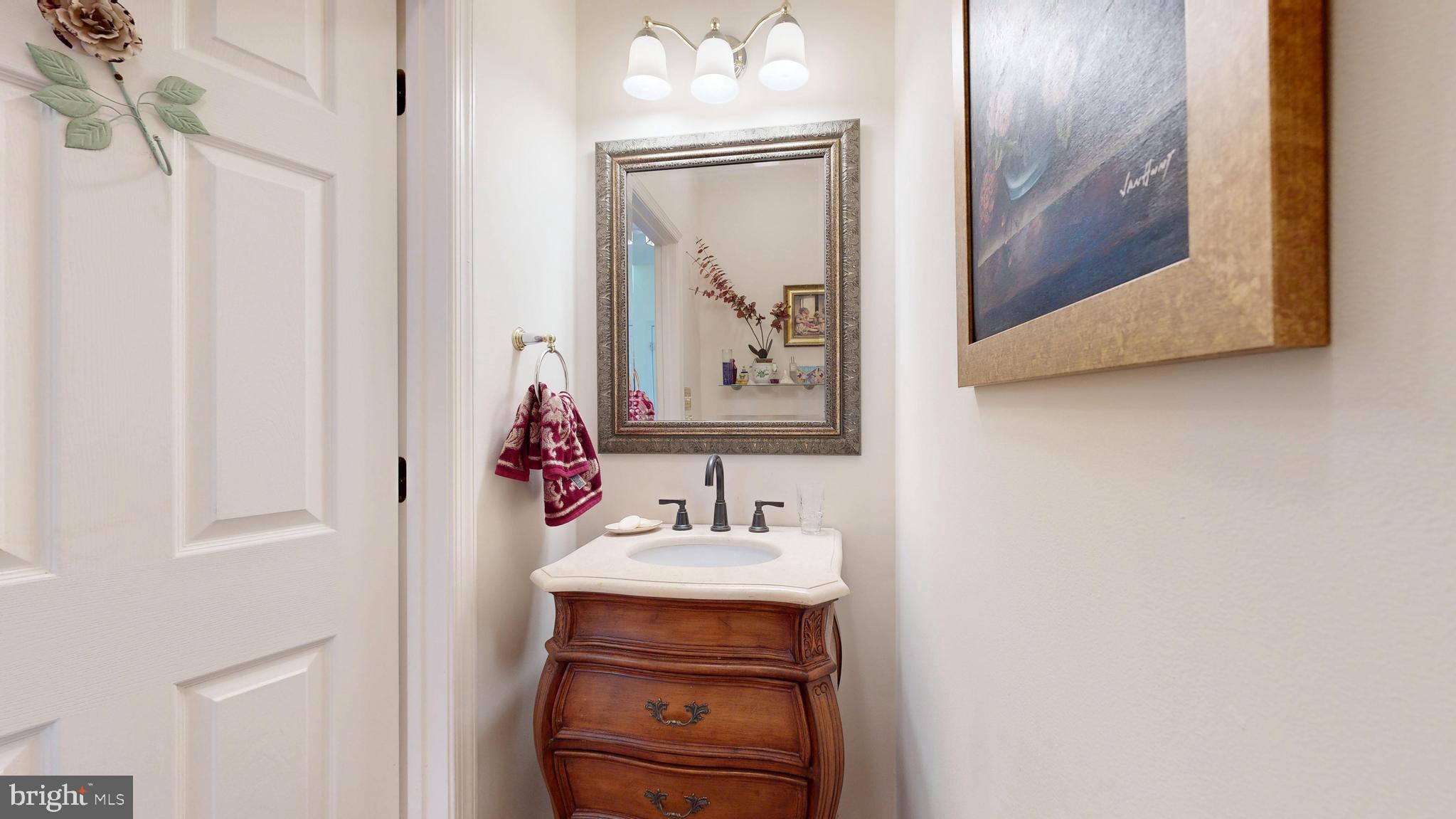 JONATHANS LANDING - Residential