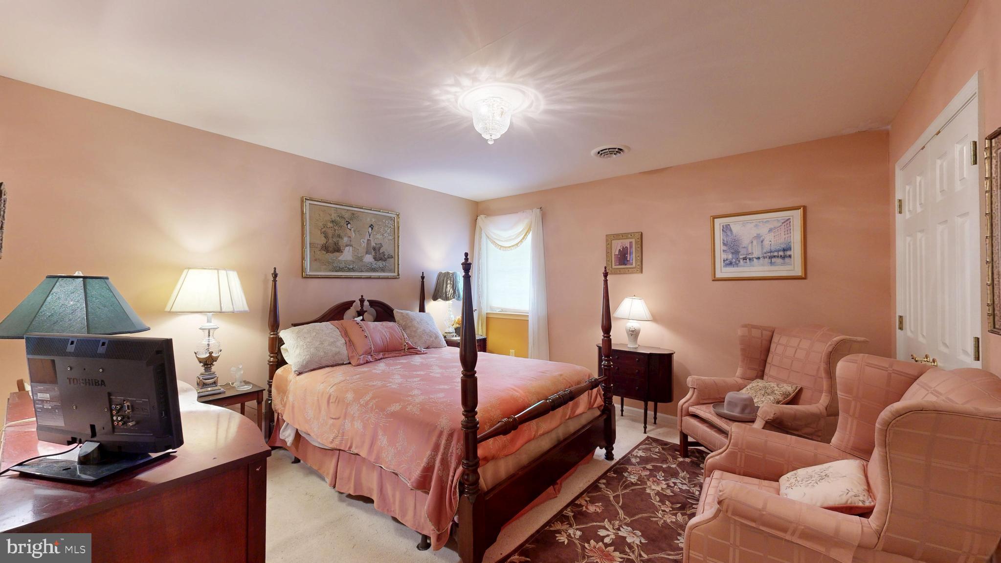 JONATHANS LANDING - Residential