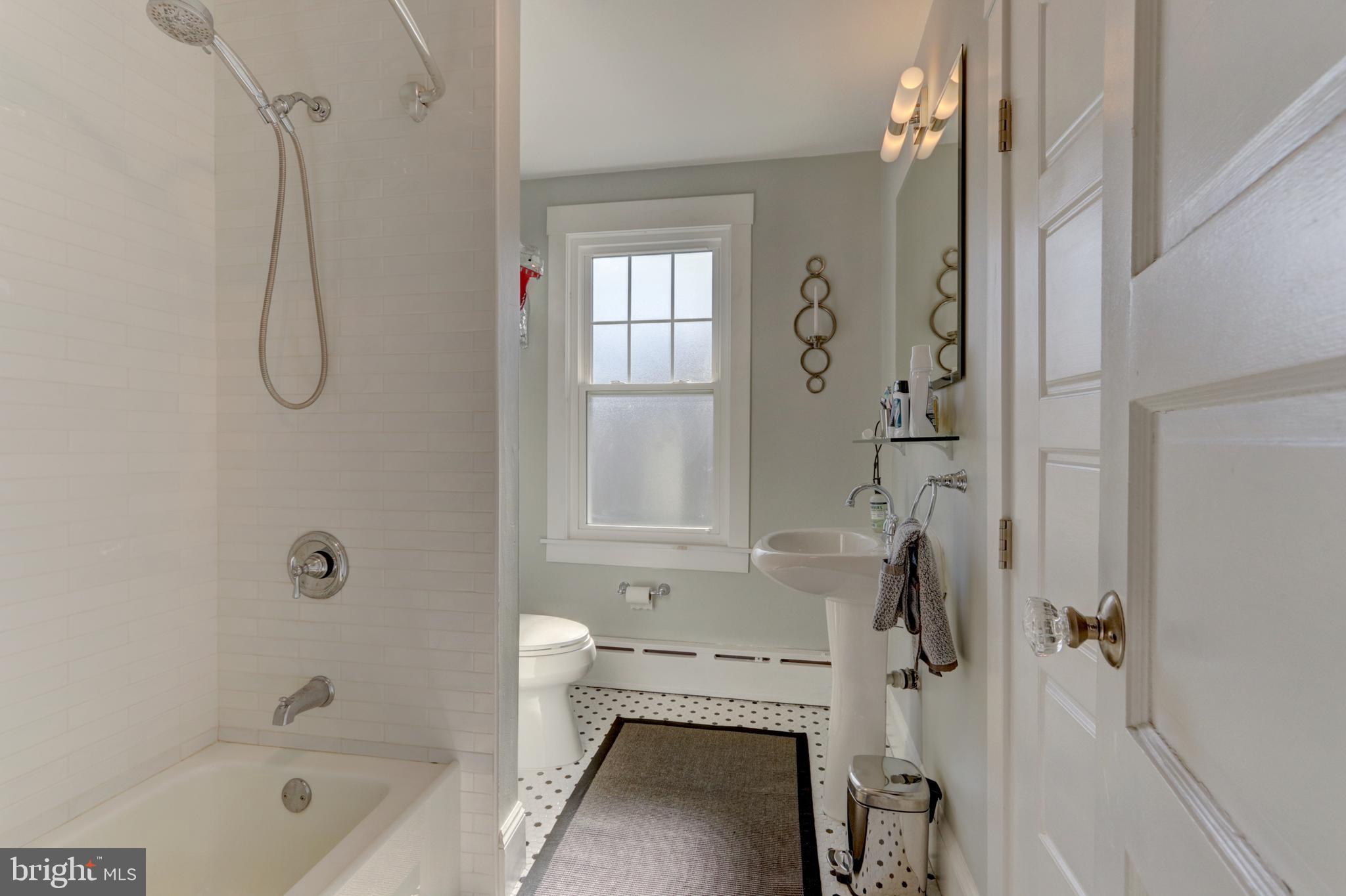 ROXBOROUGH - Residential