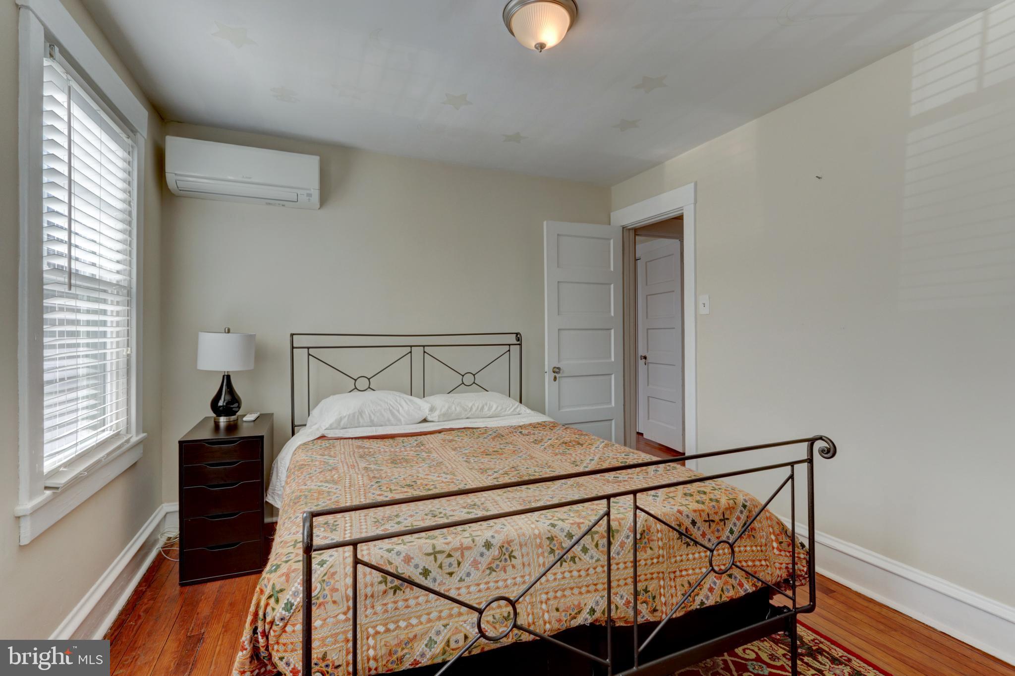 ROXBOROUGH - Residential