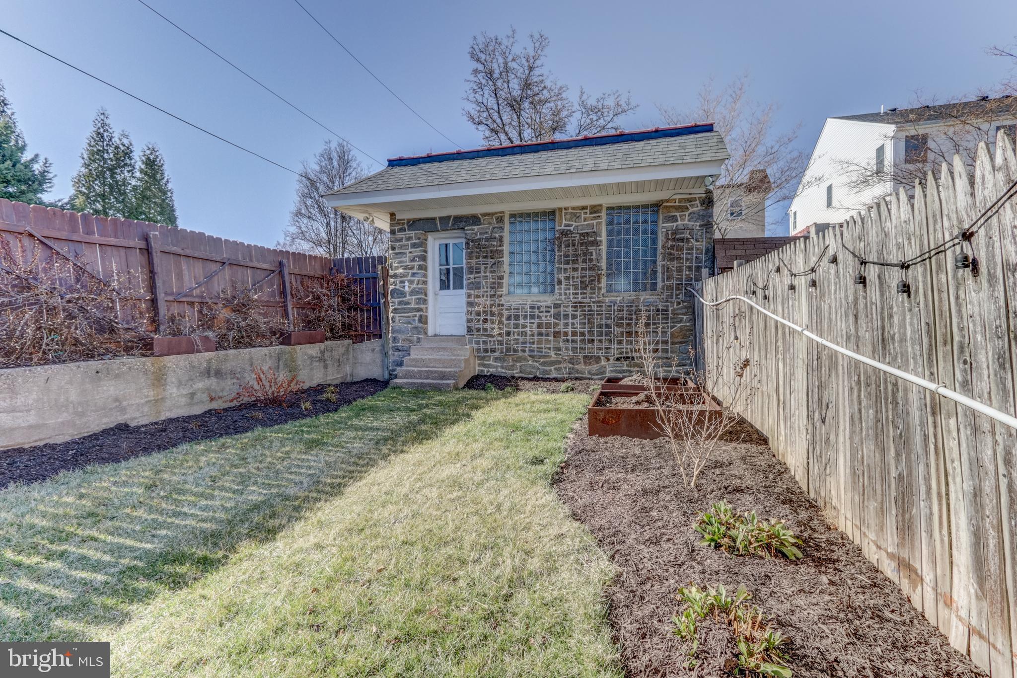 ROXBOROUGH - Residential