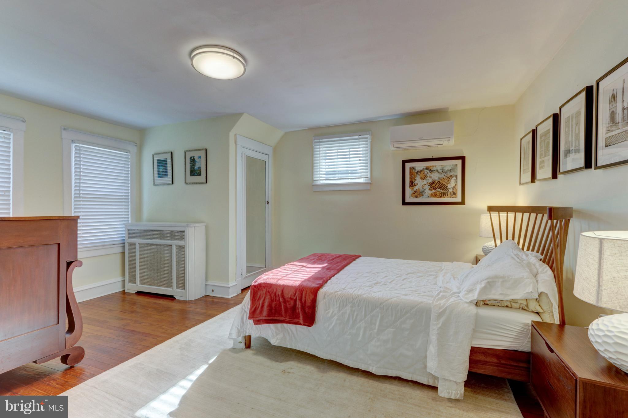 ROXBOROUGH - Residential