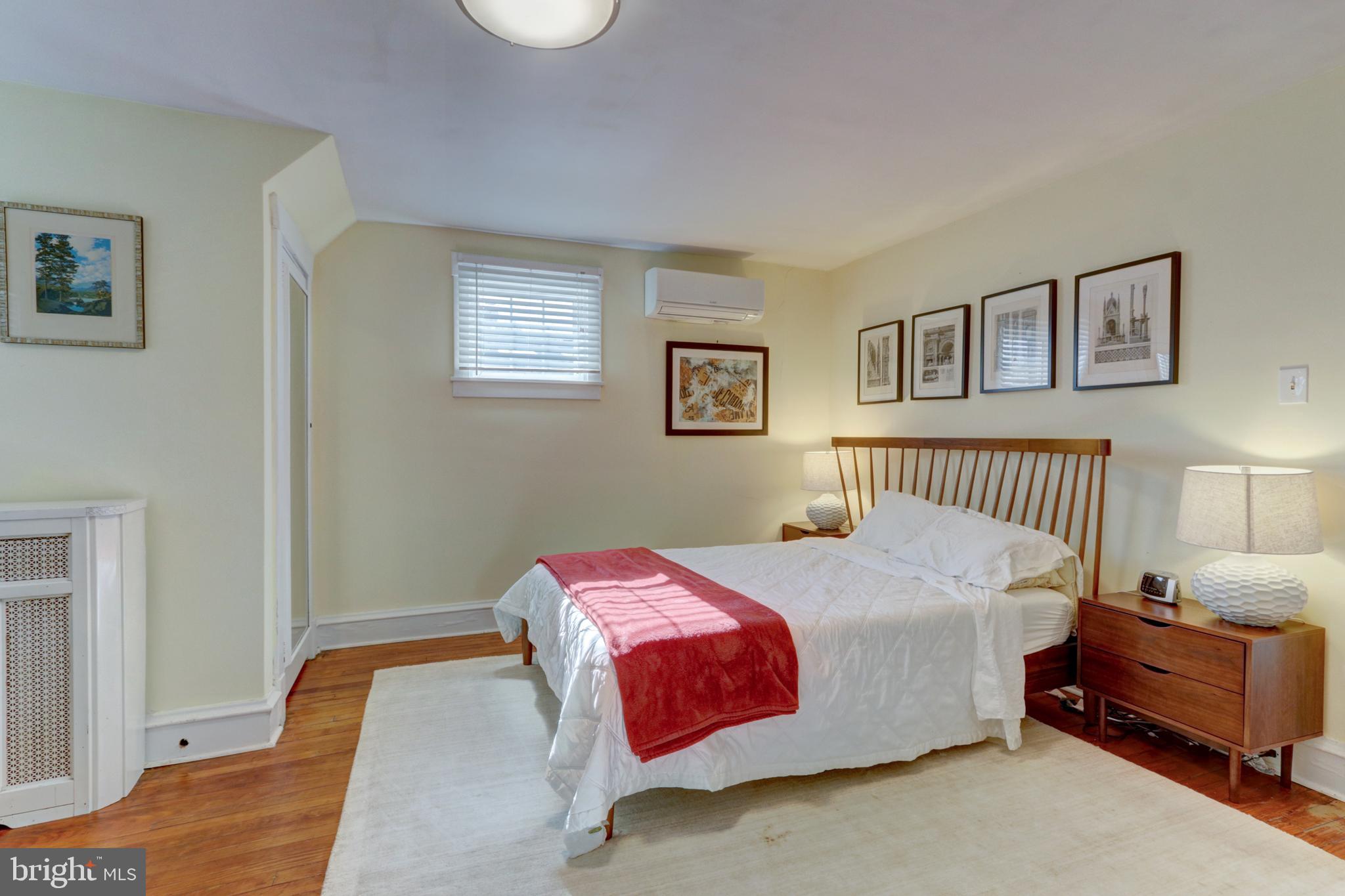 ROXBOROUGH - Residential