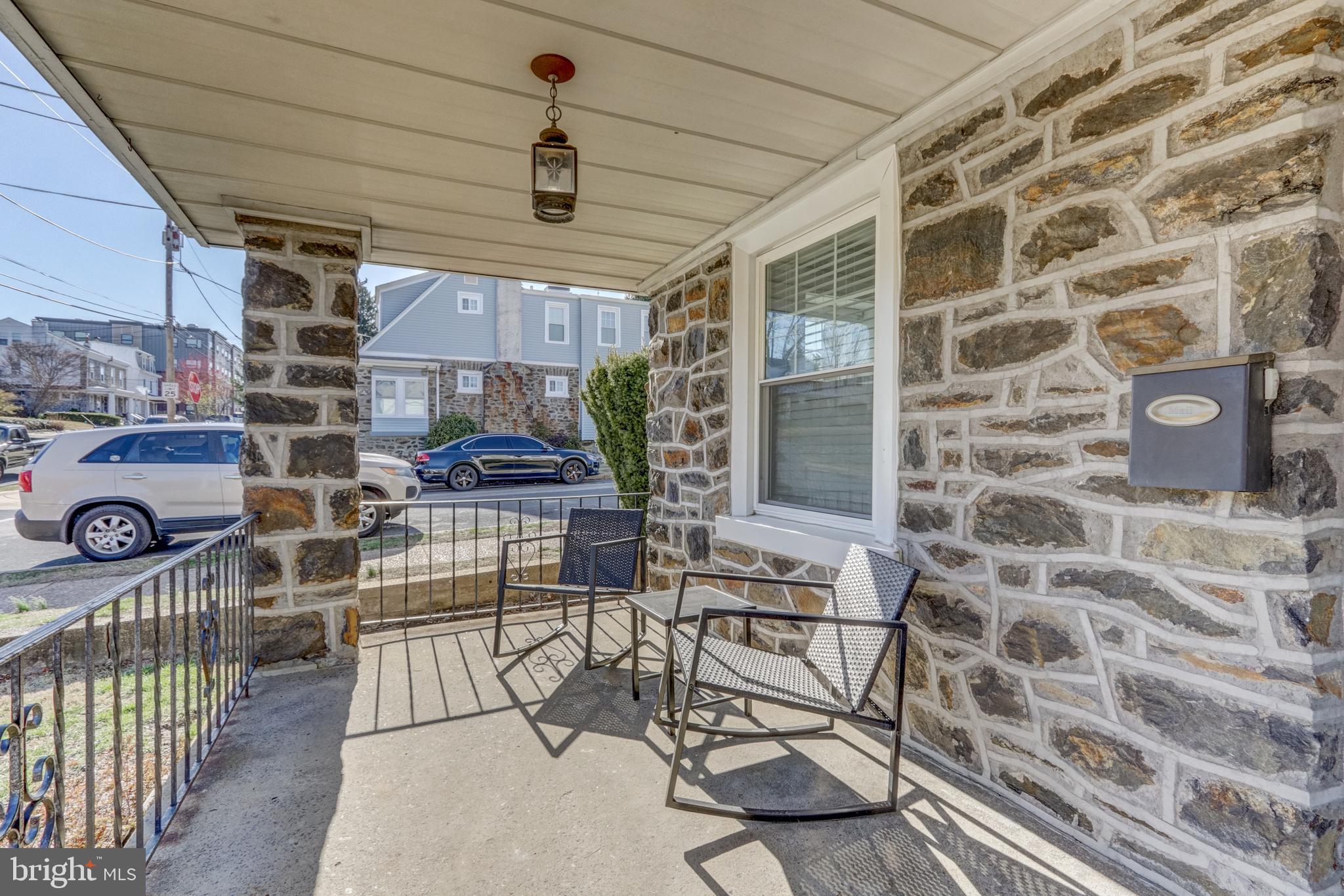 ROXBOROUGH - Residential