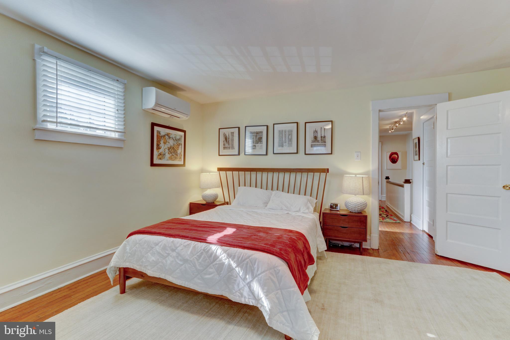 ROXBOROUGH - Residential