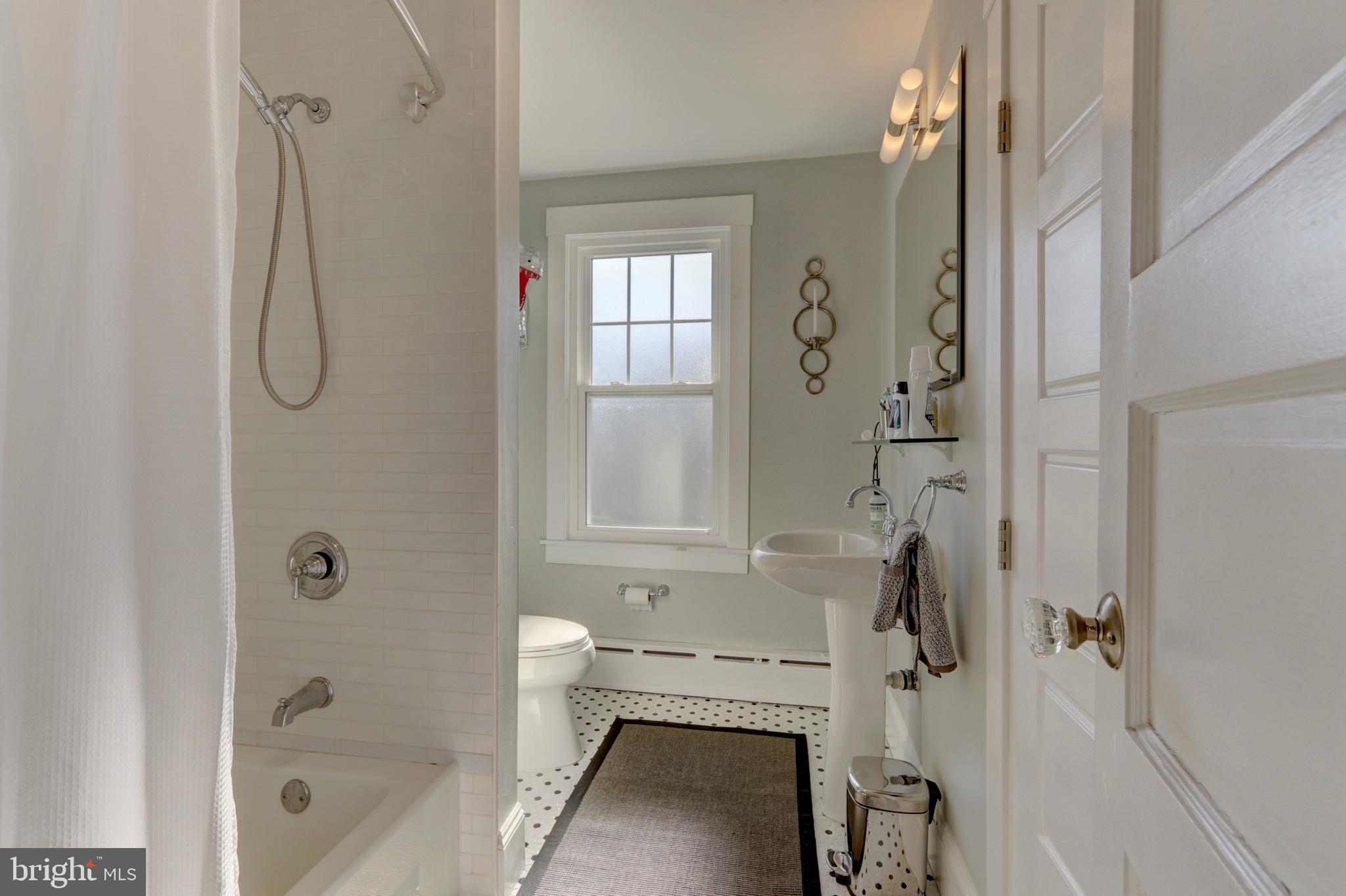 ROXBOROUGH - Residential