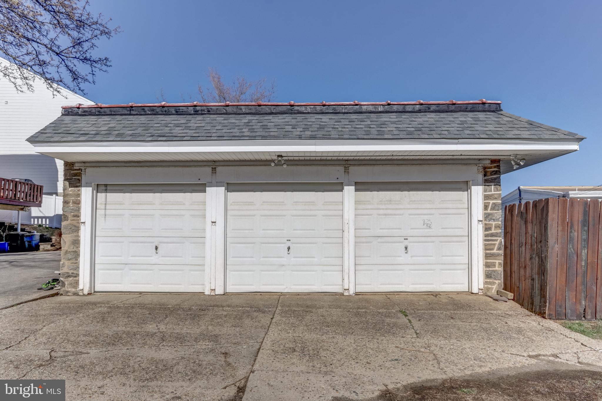 ROXBOROUGH - Residential