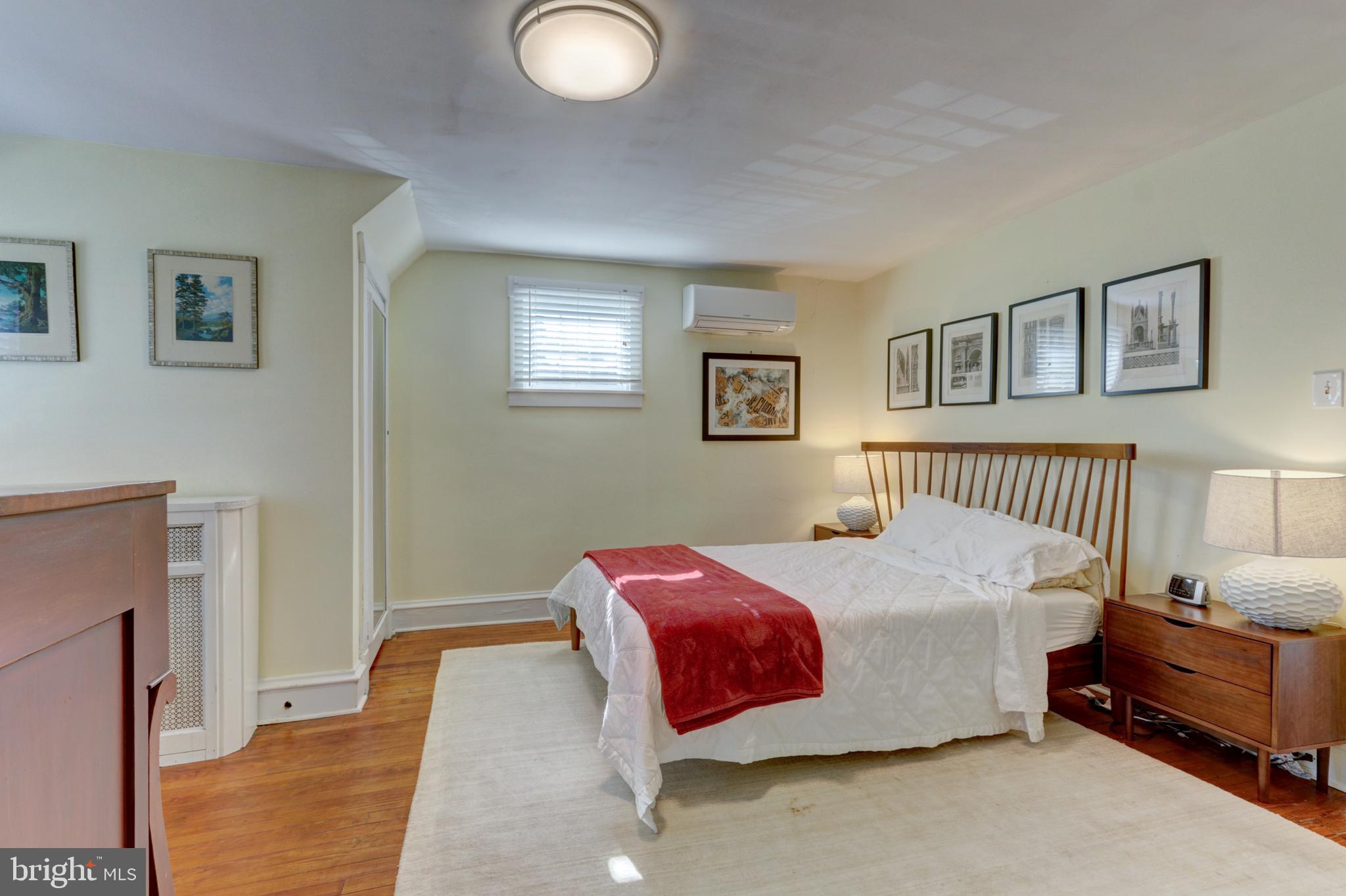 ROXBOROUGH - Residential