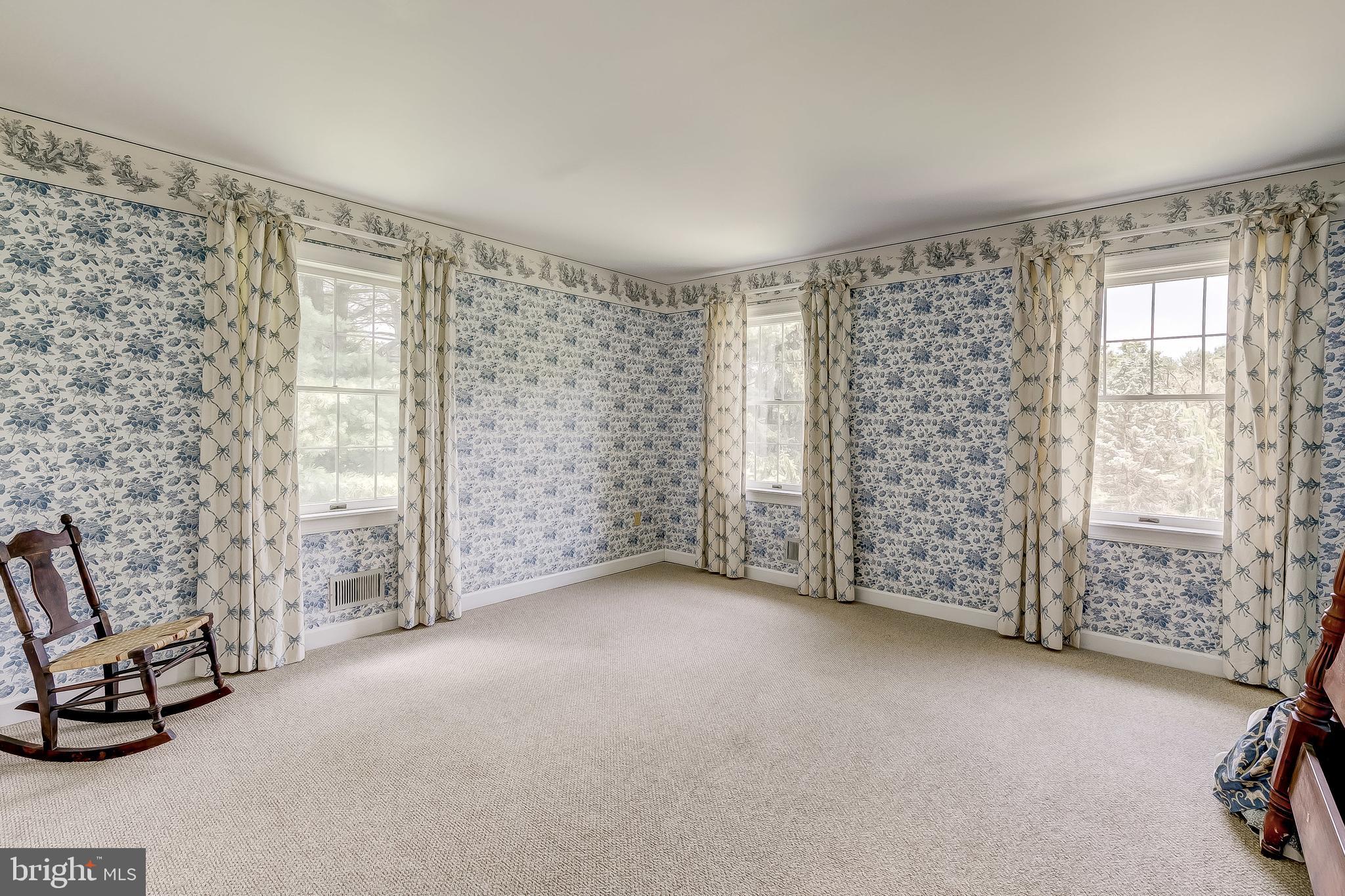 MANOR OAKS - Residential