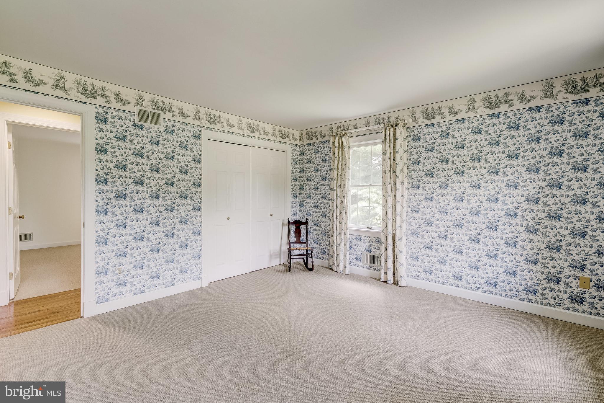 MANOR OAKS - Residential