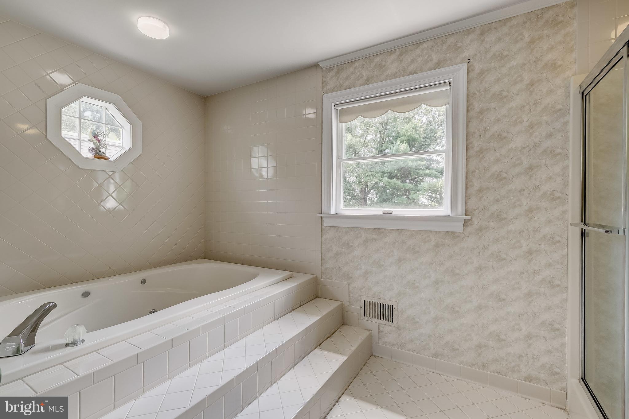 MANOR OAKS - Residential