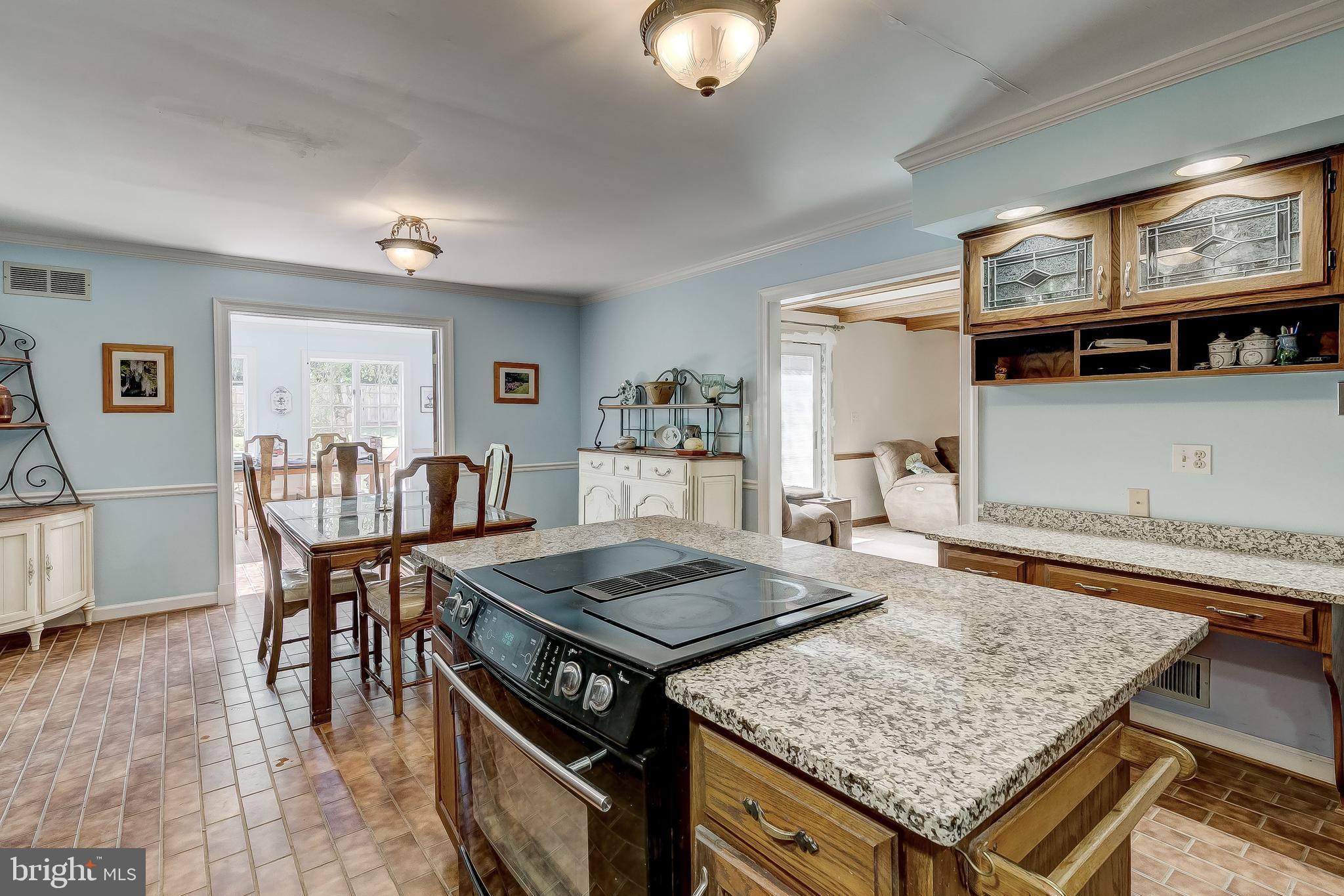 MANOR OAKS - Residential