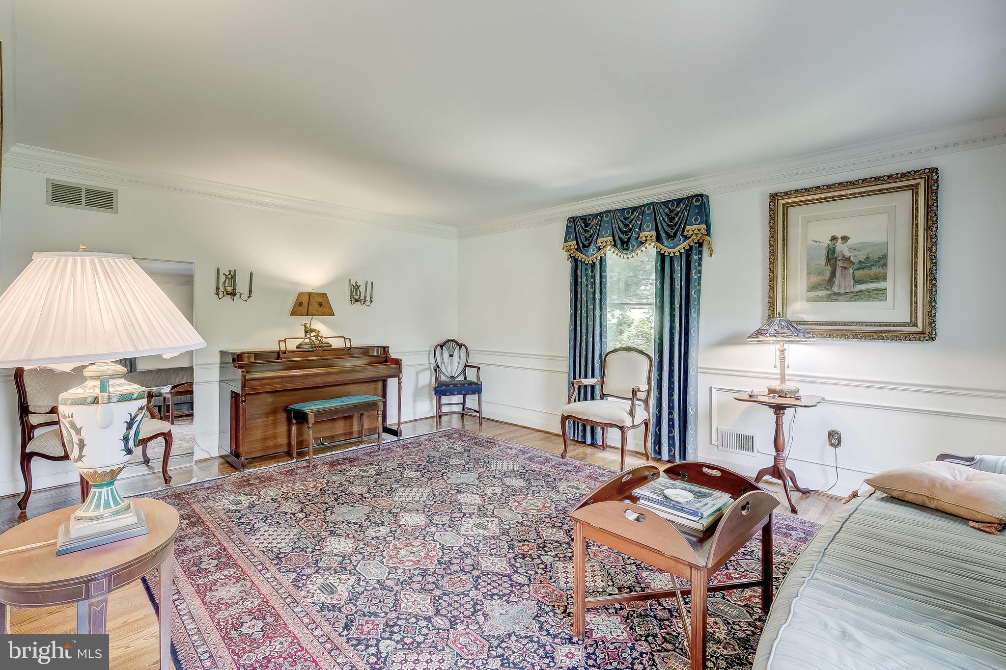 MANOR OAKS - Residential