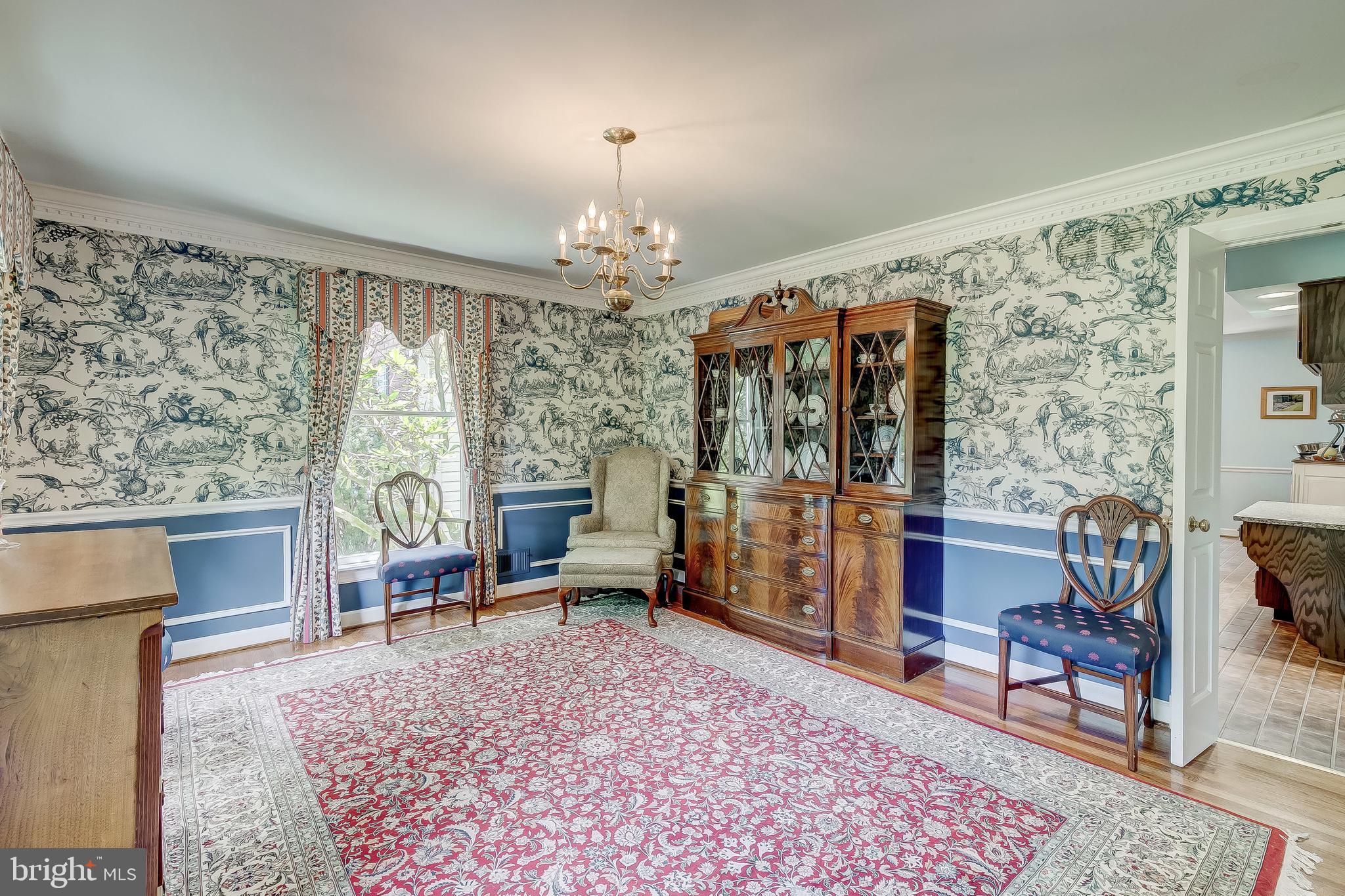 MANOR OAKS - Residential