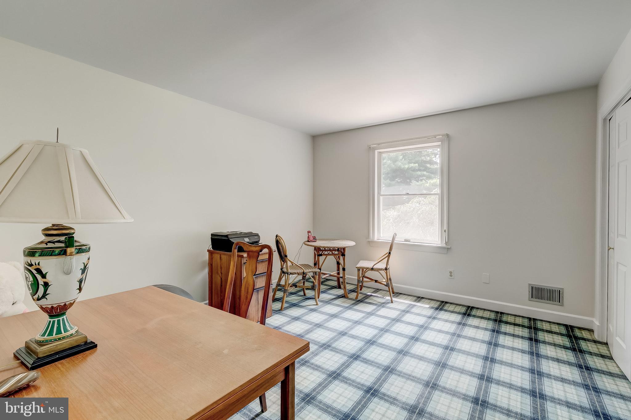 MANOR OAKS - Residential