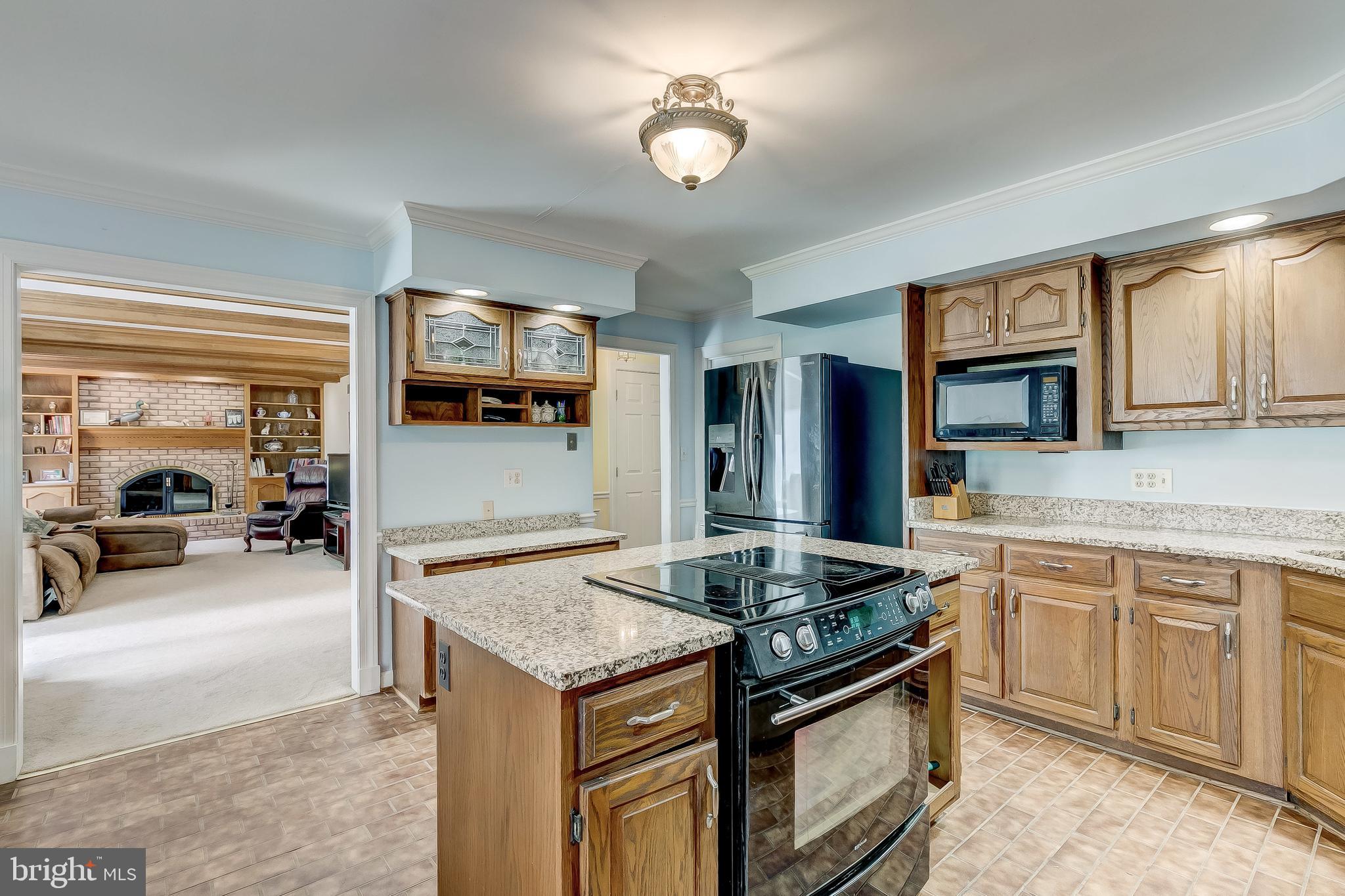 MANOR OAKS - Residential