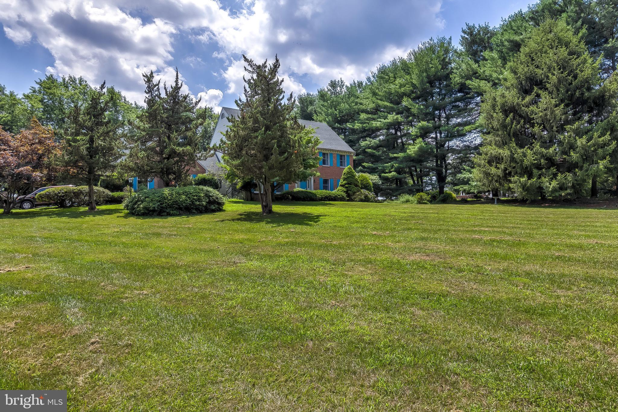 MANOR OAKS - Residential